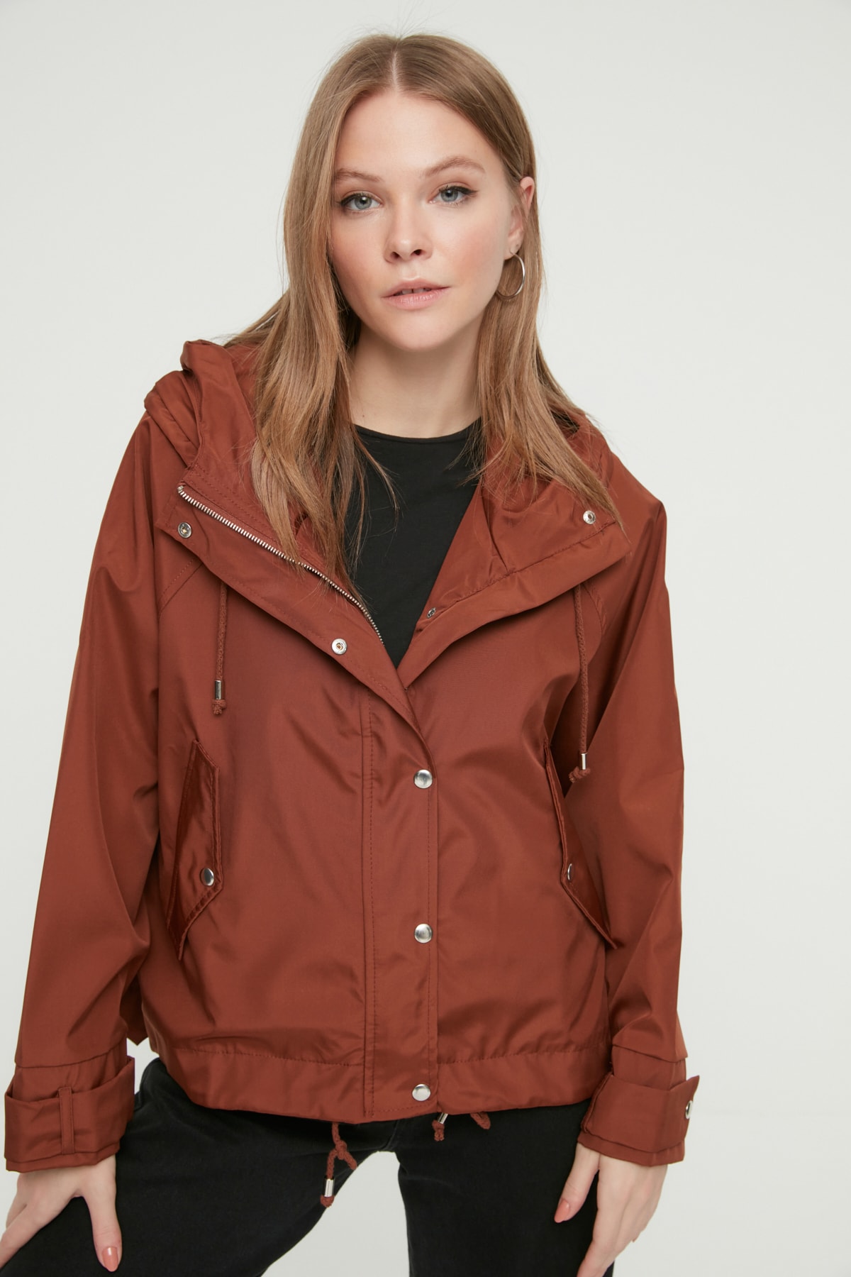 TRENDYOLMİLLA Kahverengi Oversize Kapüşonlu Su İtici Özellikli Mont TWOSS20MO0042