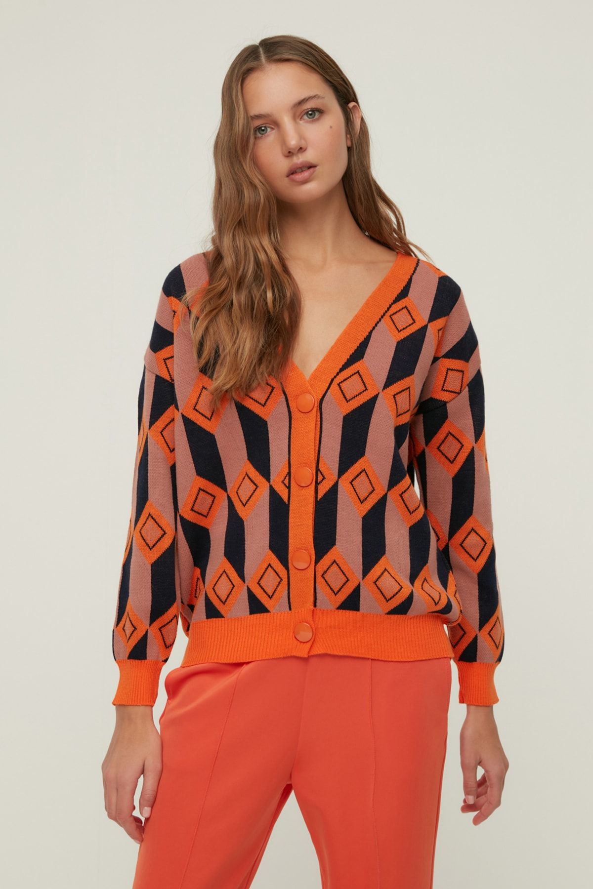TRENDYOLMİLLA Turuncu Oversize Jakarlı Triko Hırka TWOAW22HI1309