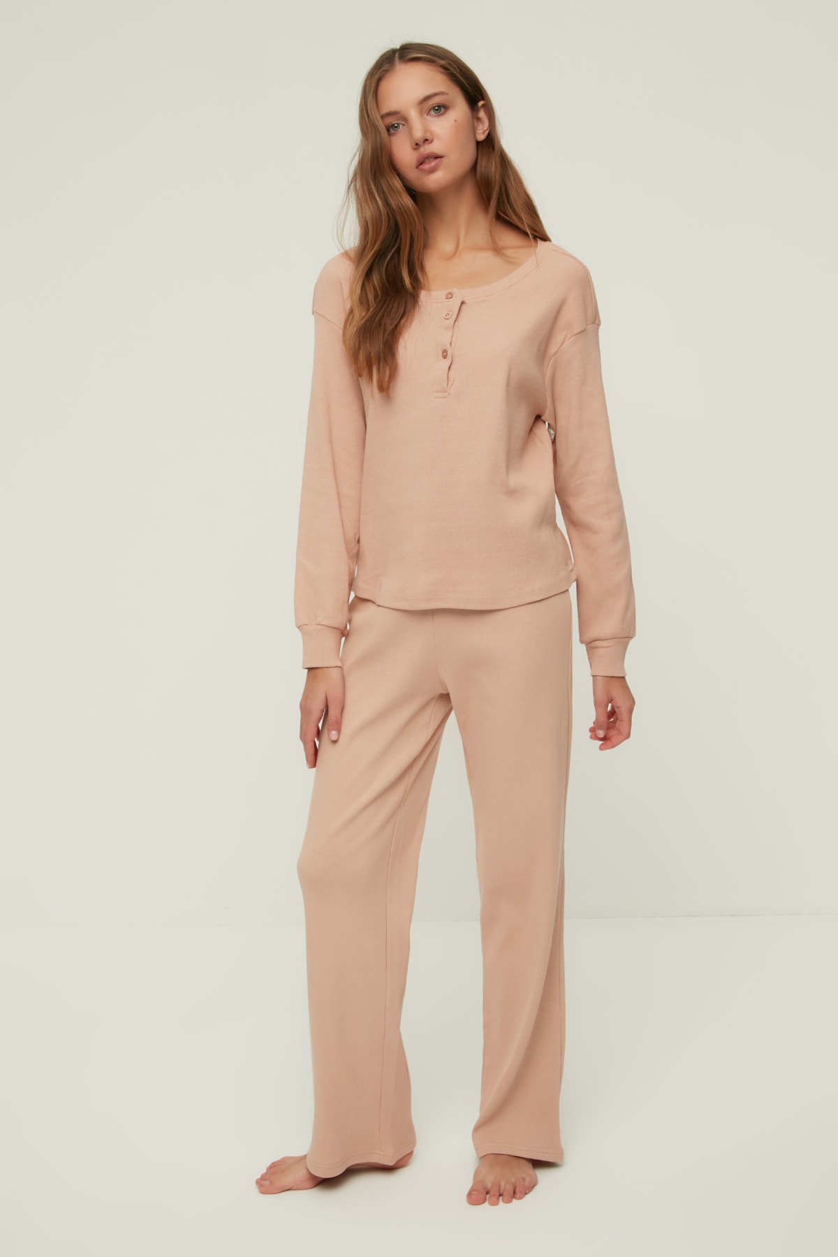 TRENDYOLMİLLA Camel Düğme Detaylı Örme Pijama Takımı THMAW22PT0668