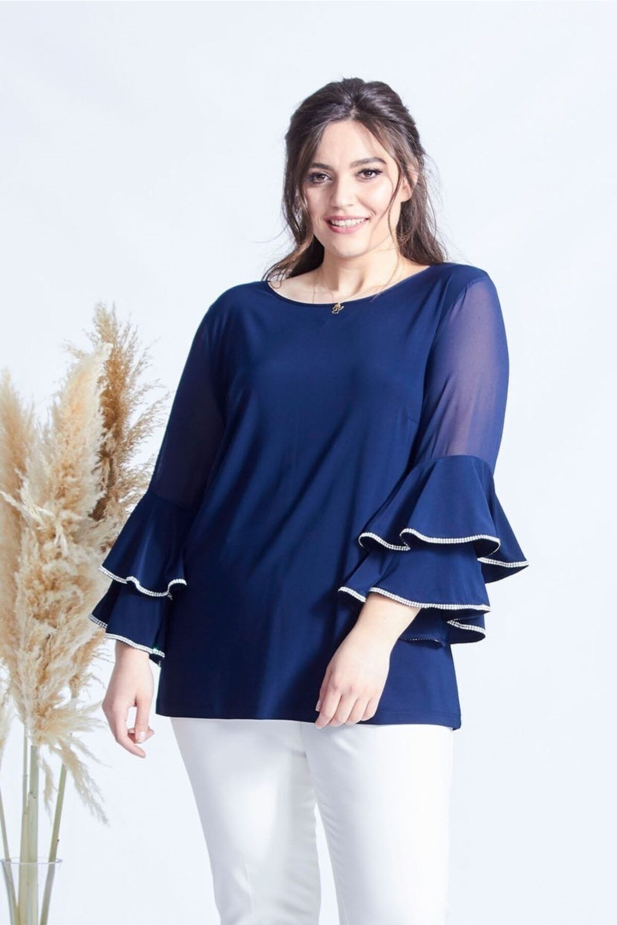 Moda Berray Büyük Beden Lacivert Kolları Volanlı Taşlı Esnek Kumaş Bluz