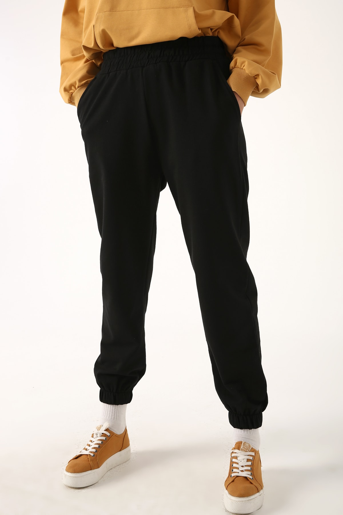 Ekrumoda Siyah Yüksek Bel Paçası Lastikli Penye Eşofman Altı