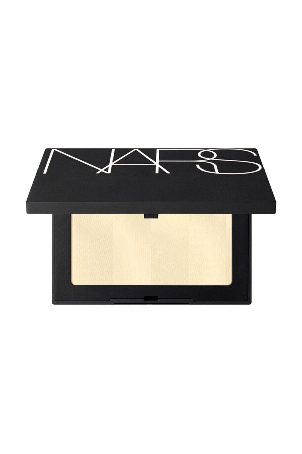 Nars Cilt Dokusunu Pürüzsüzleştiren Çok Amaçlı Pudra Snow Flesh - Çok Açık Renk Ciltler Için