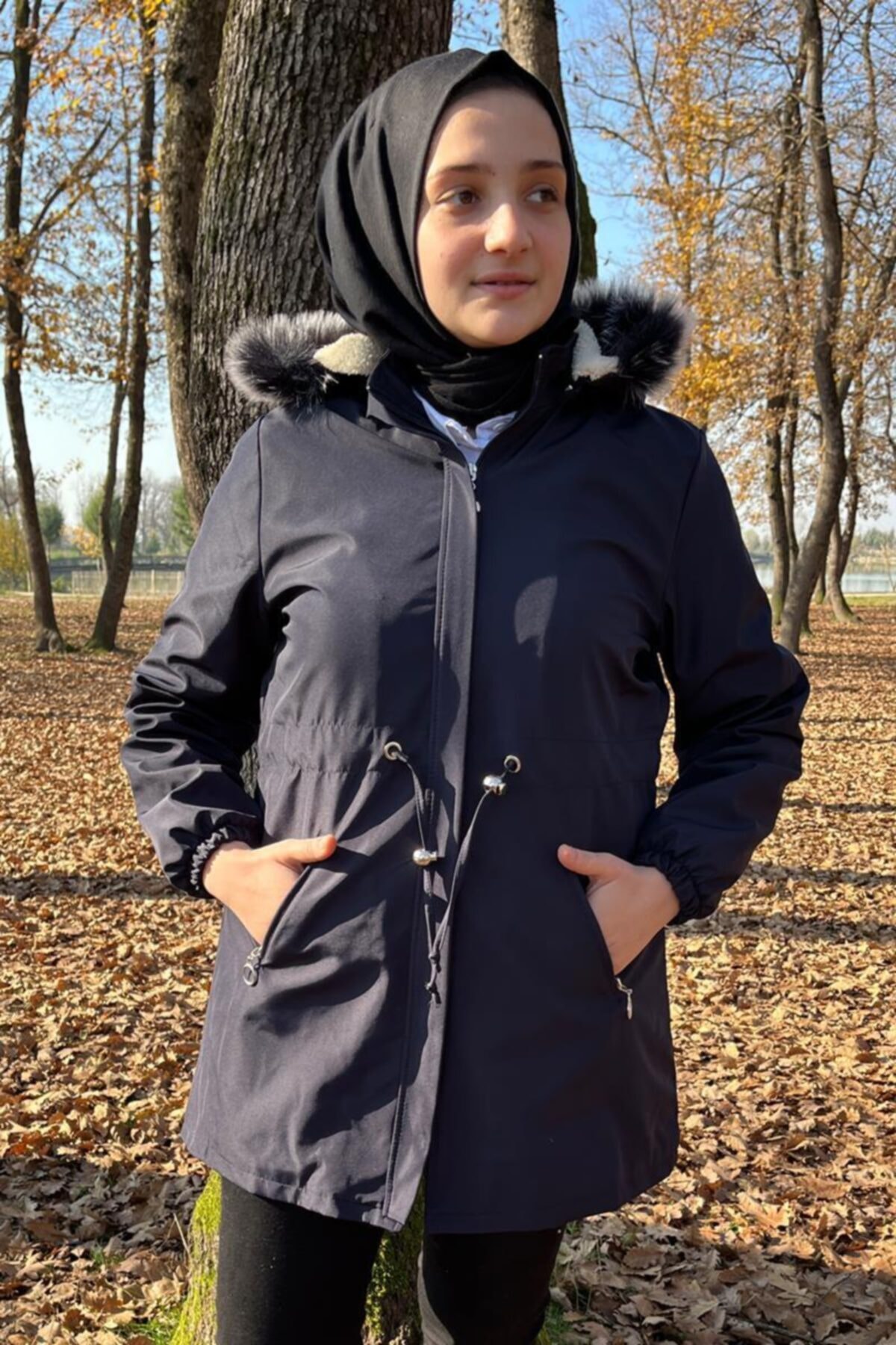 Deneme Kabinim Kadın Bondit Kısa Mont Içi Kürklü Kapüşonlu Kısa Mont