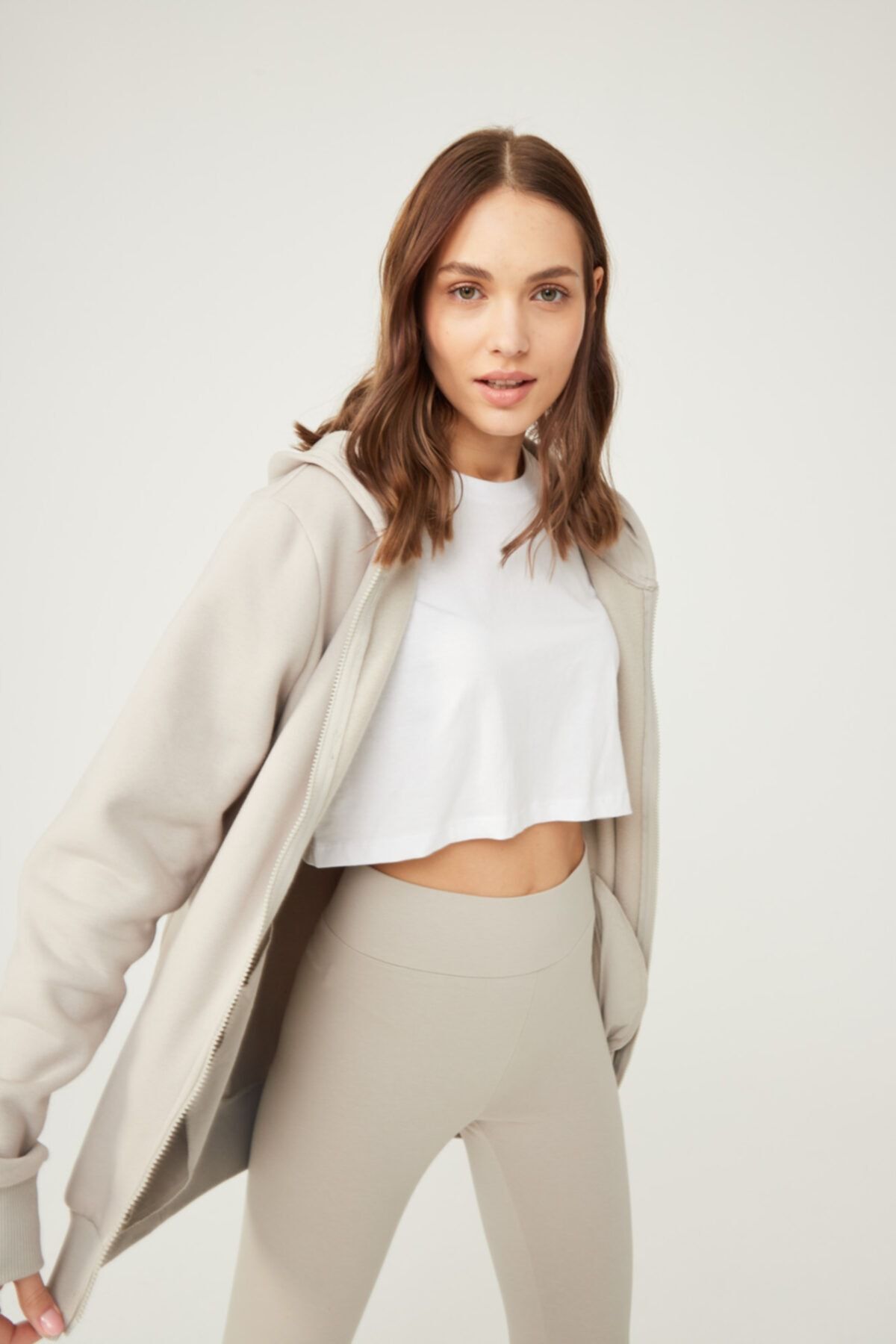 BO Basics Kadın Pastel Gri Oversize Fermuarlı Kapüşonlu Üst