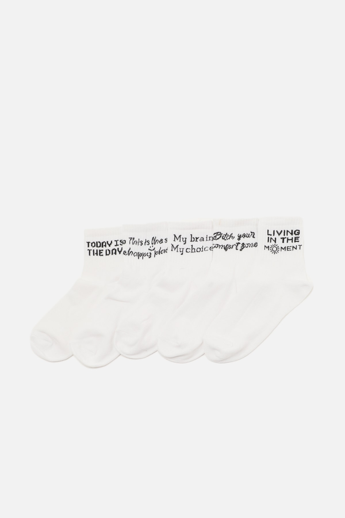 TRENDYOLMİLLA Siyah-Beyaz Paketli Çorap THMAW22CO0145