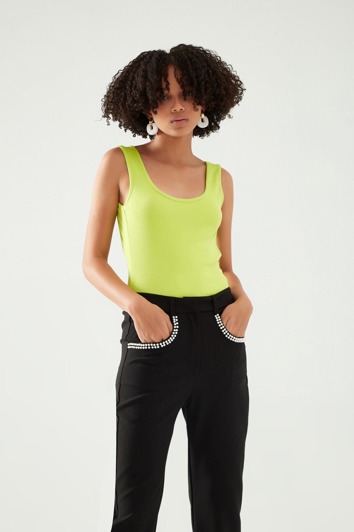 Quzu Sırt Dekolteli Askılı Bodysuit Yeşil