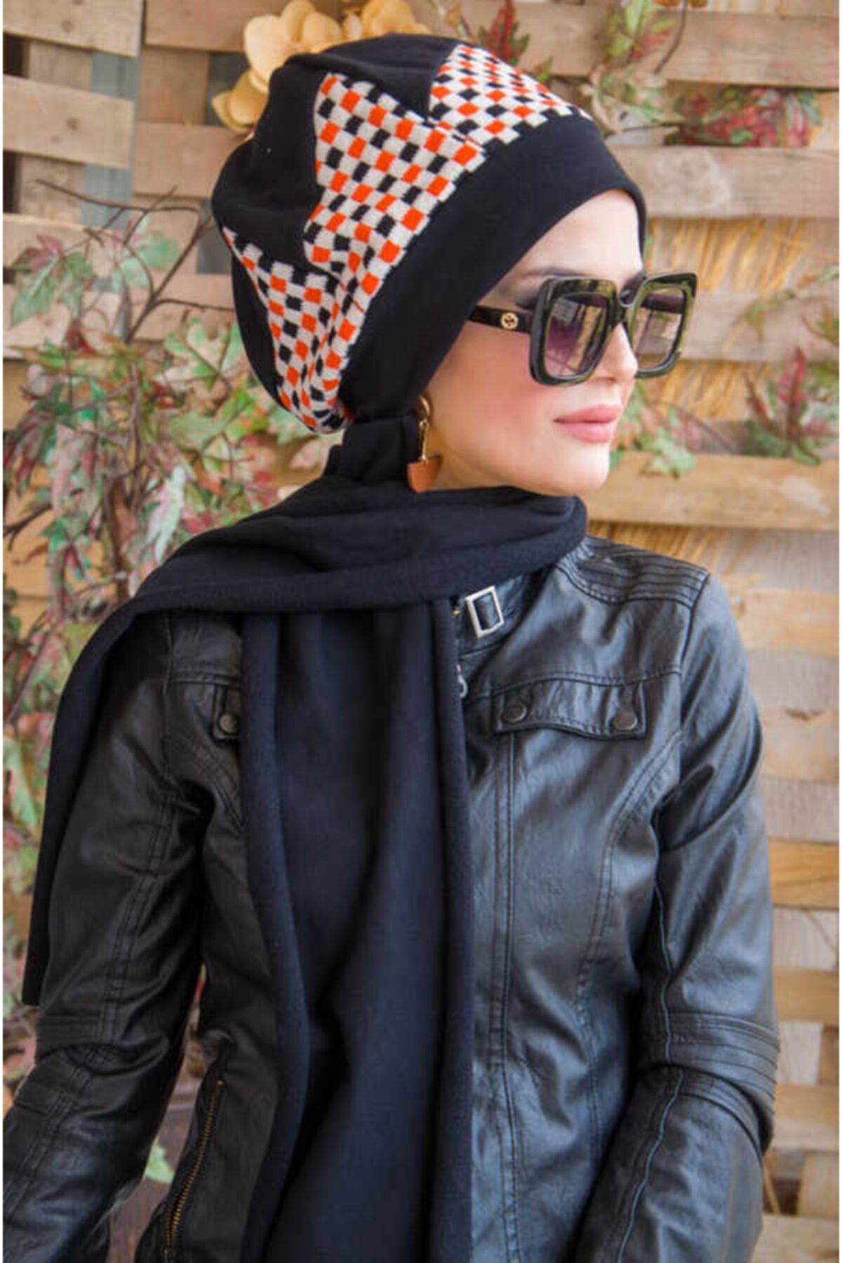 Aişe tesettür Siyah Dama Desen Tesettür Bere