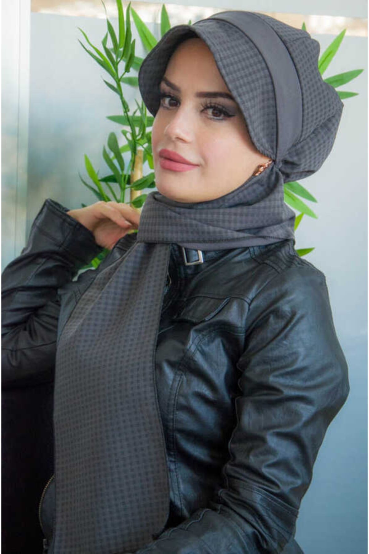 Aişe tesettür Füme Kareli Atkılı Şapka