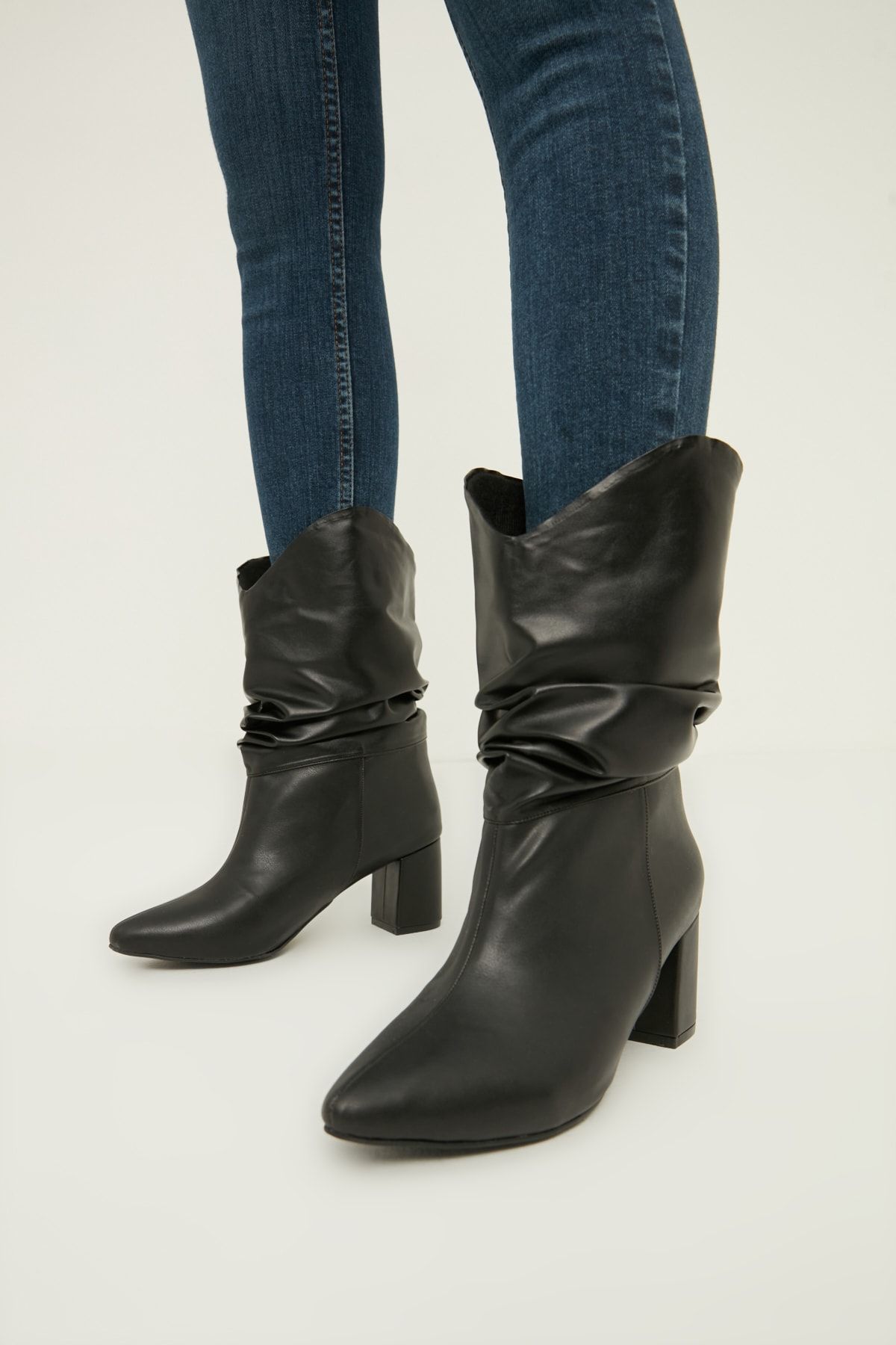 TRENDYOL SHOES Siyah Kadın Bot & Bootie TAKAW22BO0176