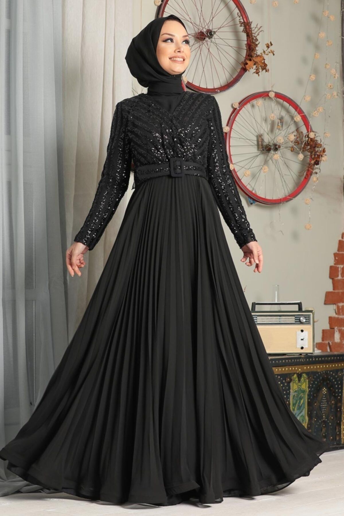 Neva Style Tesettür Abiye Elbise - Pul Payet Işlemeli Siyah Tesettür Abiye Elbise 33130s