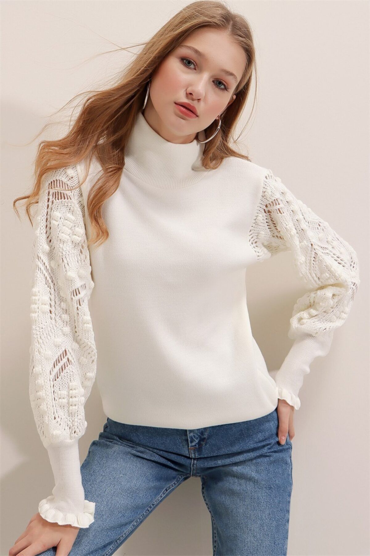 AQE FASHION Kadın Beyaz Yarım Balıkçı Kolu Dantel Detaylı Kazak
