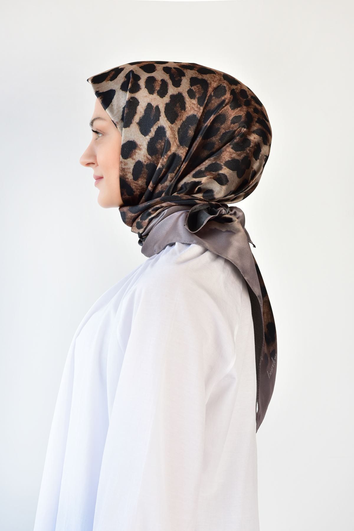 BURDEN IPEK Kristal Eşarp Leopar Desen Vizon