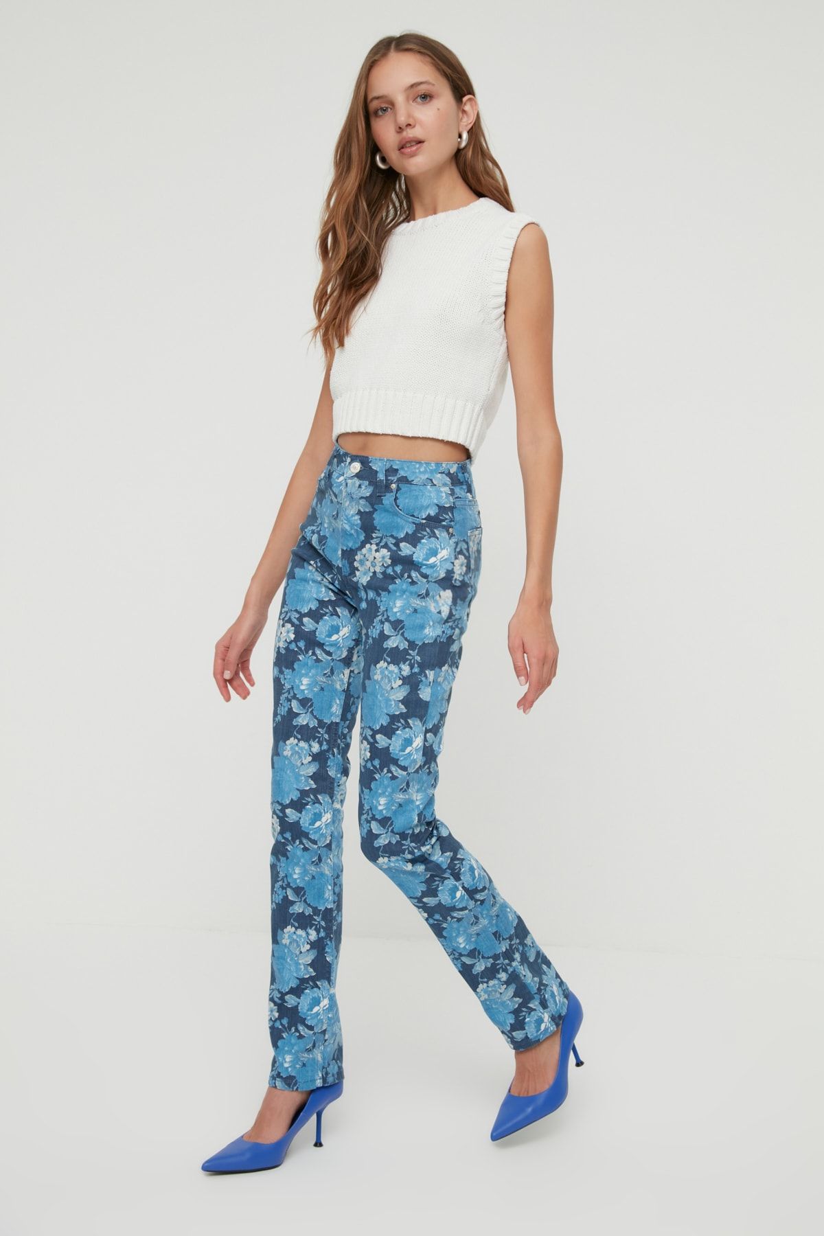TRENDYOLMİLLA Çok Renkli Baskılı Yüksek Bel Flare Jeans TWOAW22JE1343