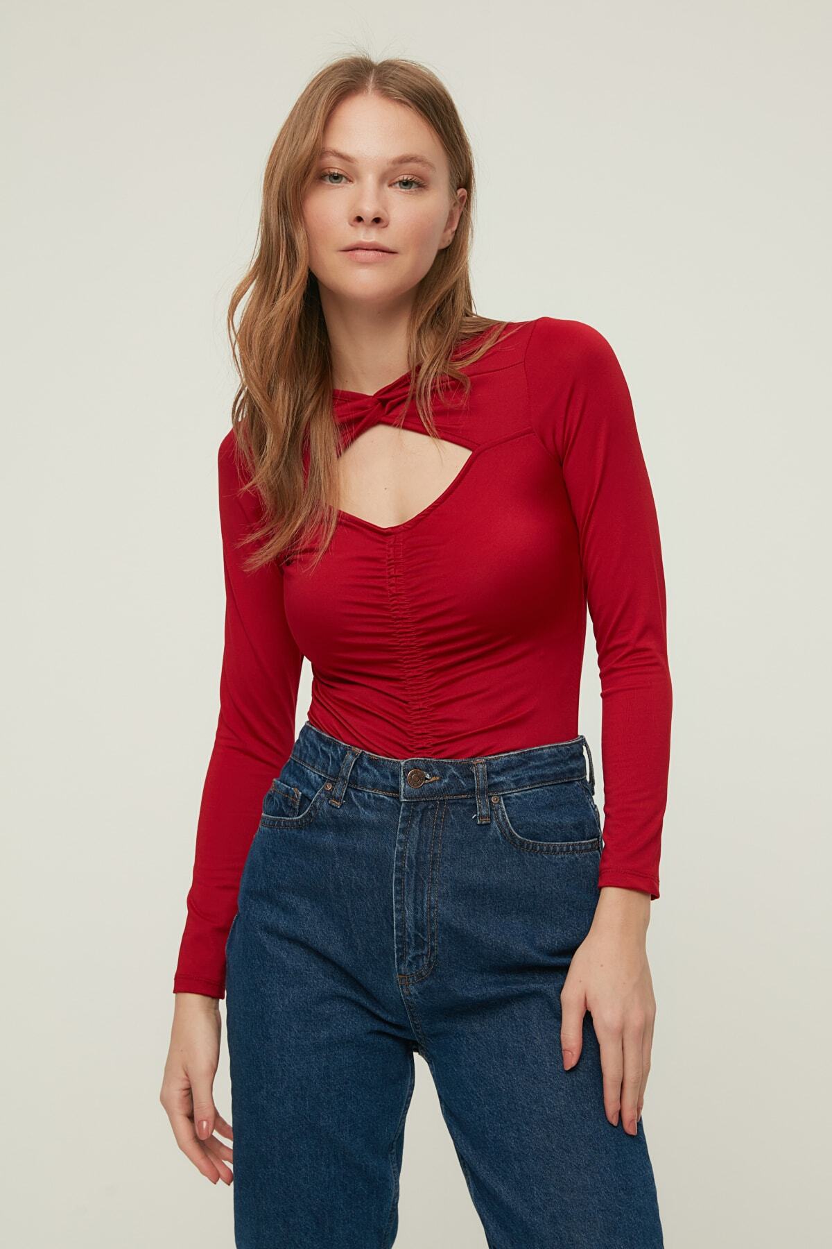 TRENDYOLMİLLA Bordo Büzgü Detaylı Çıtçıtlı Örme Body TWOAW22BD0175