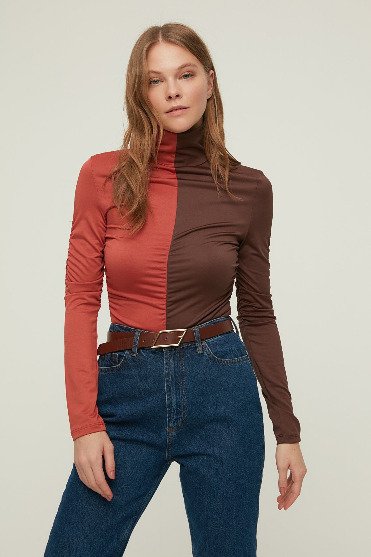 TRENDYOLMİLLA Kahverengi Renk Bloklu Çıtçıtlı Örme Body TWOAW22BD0185