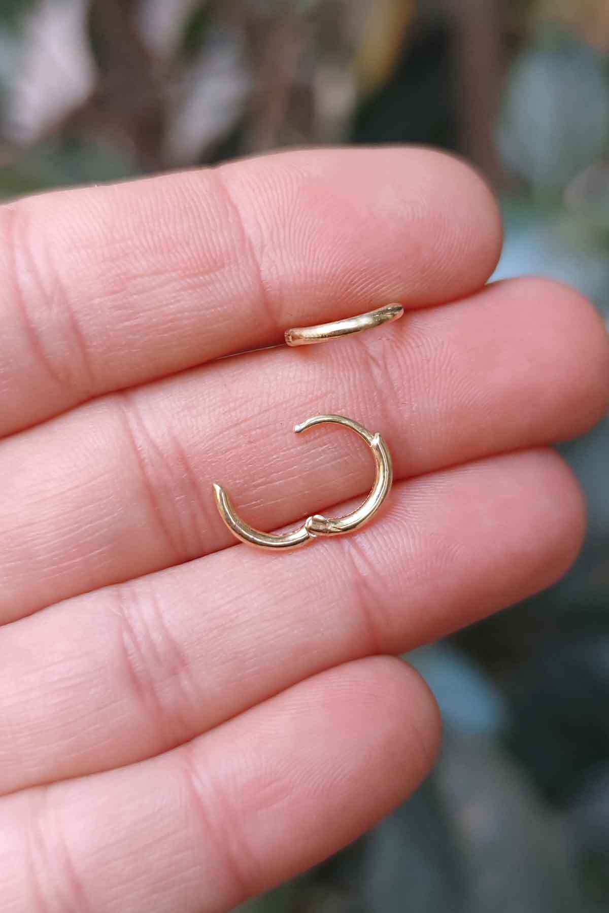 Salyangoz Company 925 Ayar Gümüş Gold Renk Orta Boy Taşsız Model Halka Kıkırdak Helix Piercing Tsszgld08