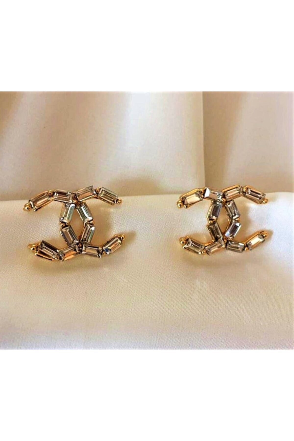 Elmas Dizayn Rodyum Kaplama Chanel Model Zirkon Taşlı Gold Küpe