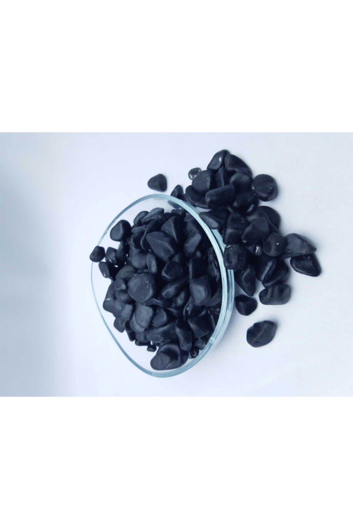 betüşce Dekoratif Siyah Renkte Orta (10-25mm) Çakıl Taşı 350 Gr