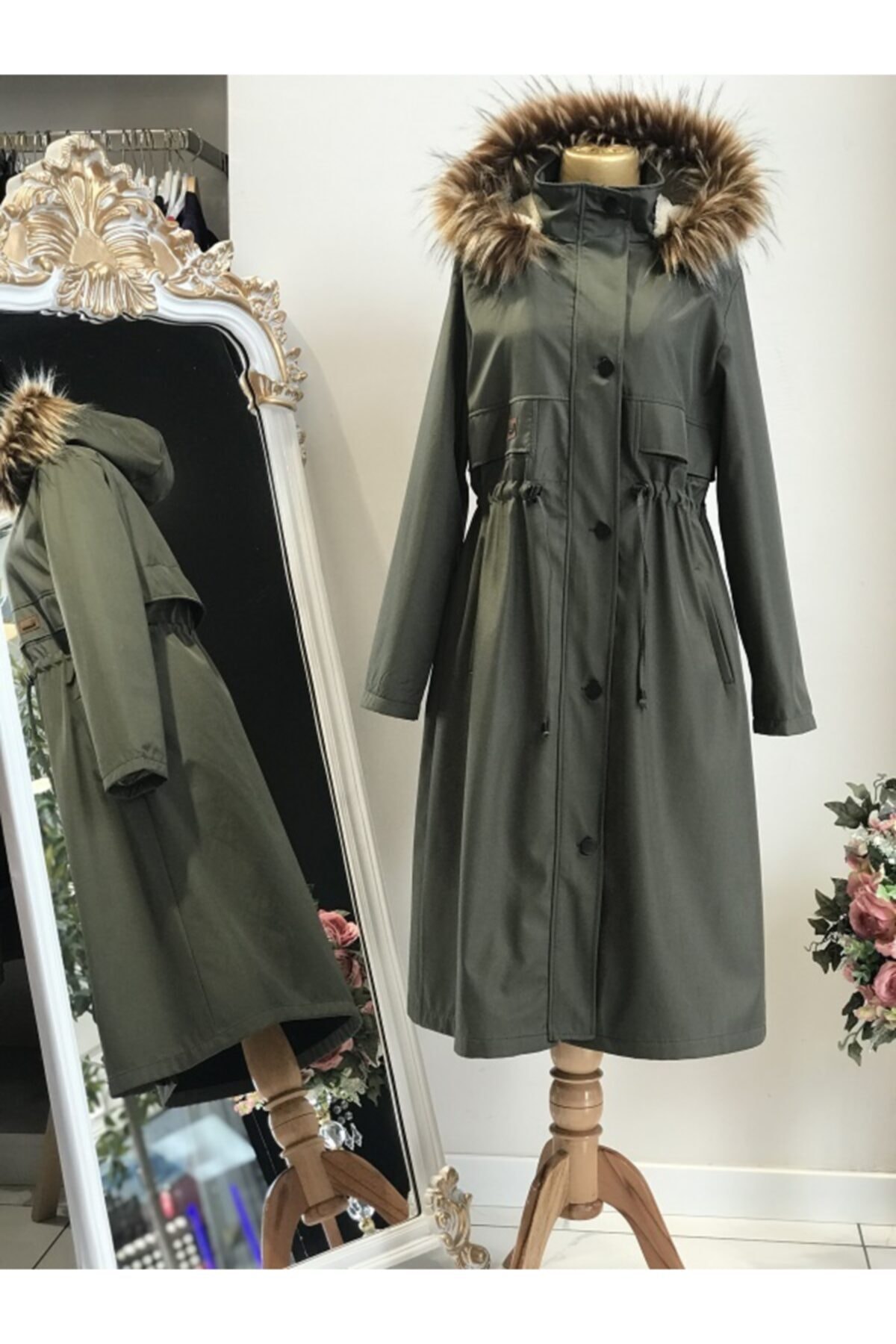 By Gökçe İçi Kürklü Kapüşonlu Mont