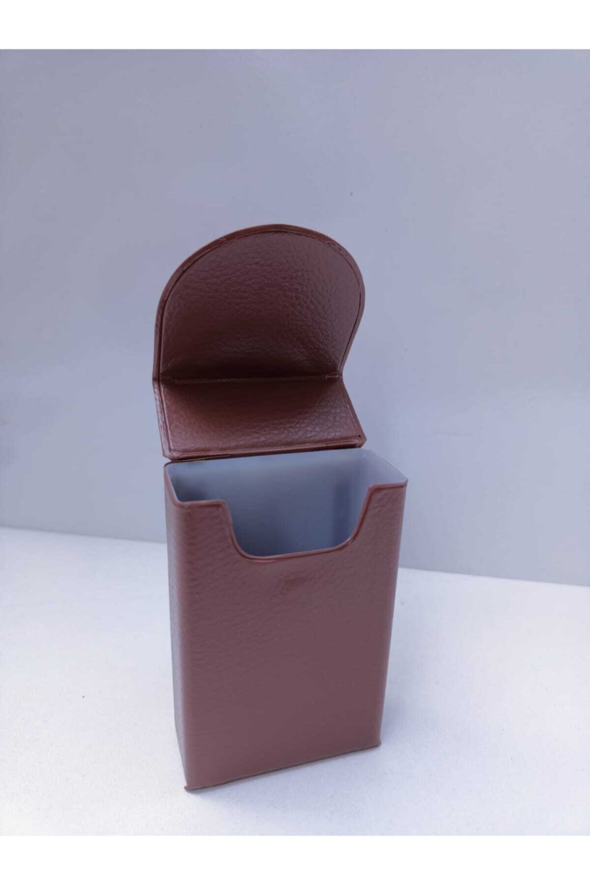 Cesur Kahverengi Deri Kaplamalı Kapaklı Tabaka