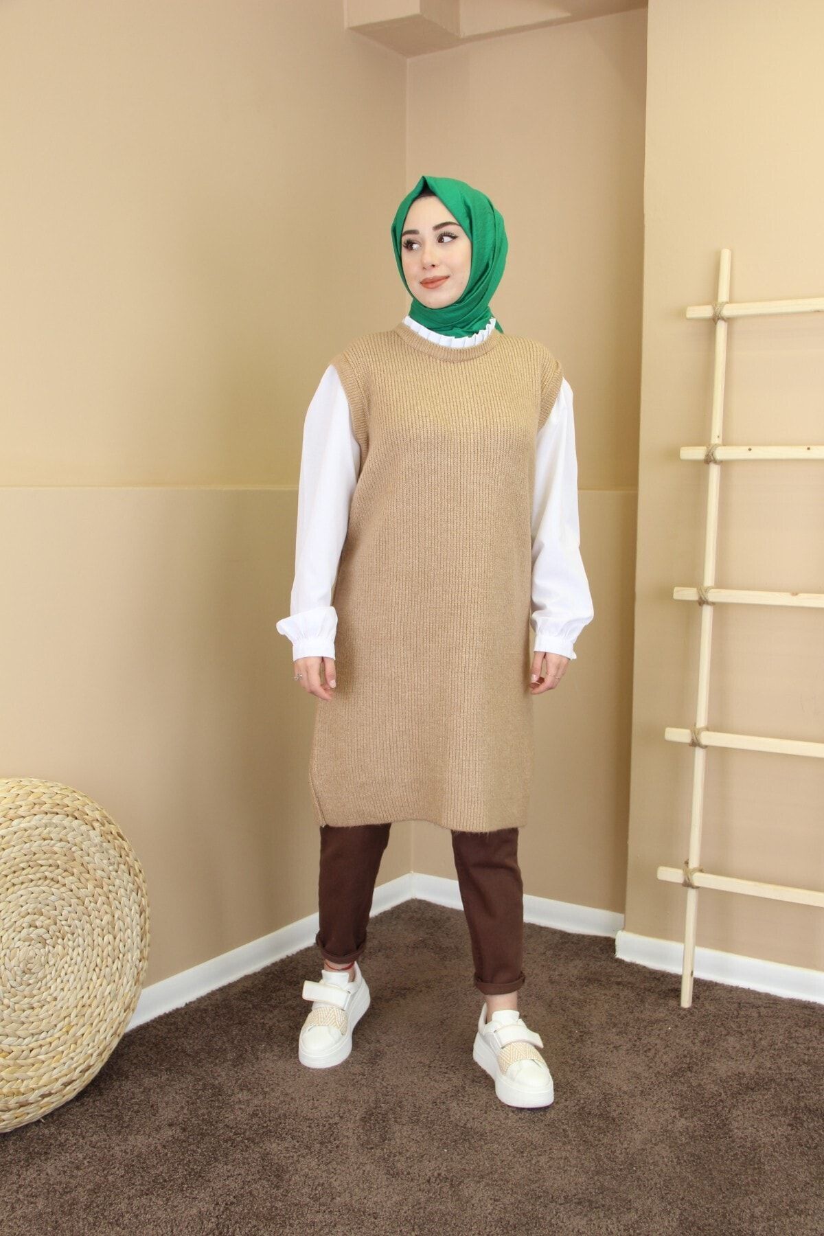 Esvet Kadın Tesettür Camel Kolları Fırfır Detaylı Triko Kazak