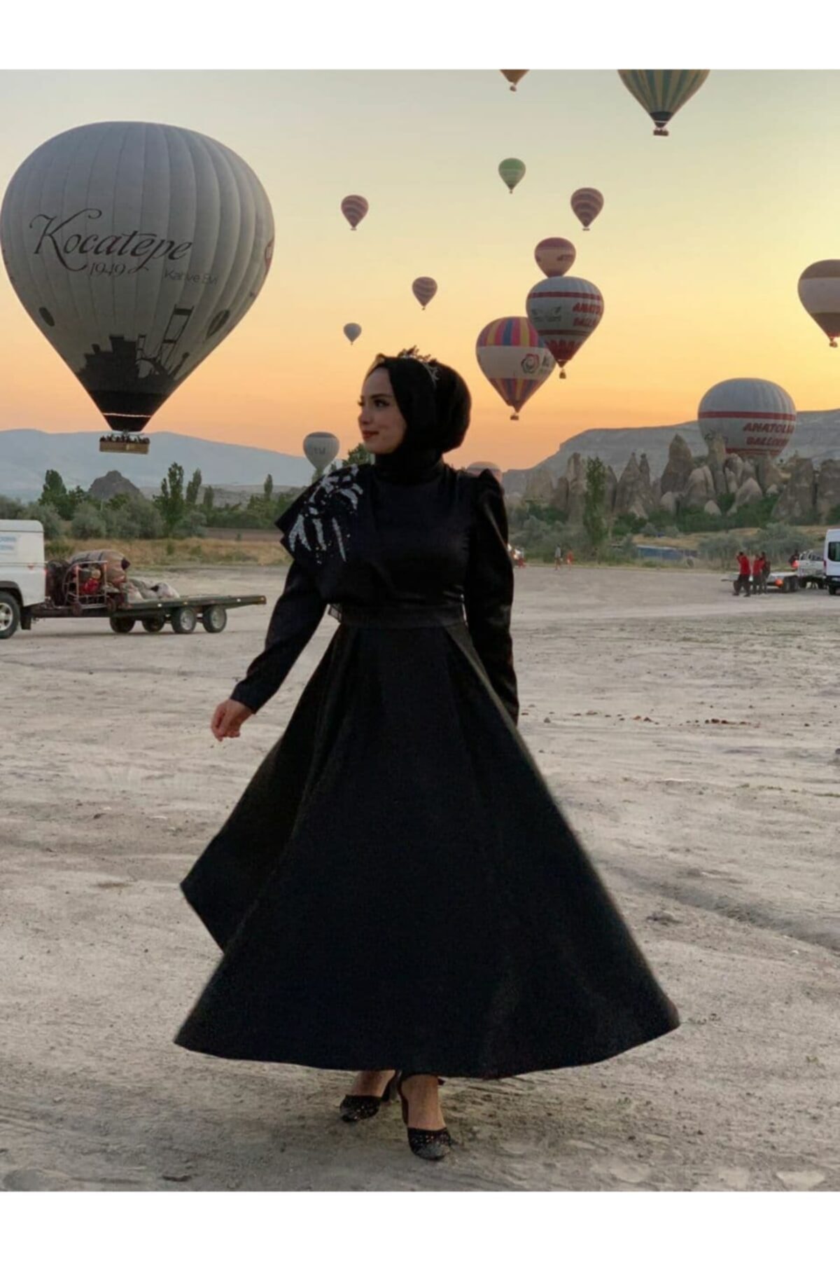 LOVELY FASHION Siyah Omuz Kısmı Pul Işleme Detay Kuşaklı Abiye