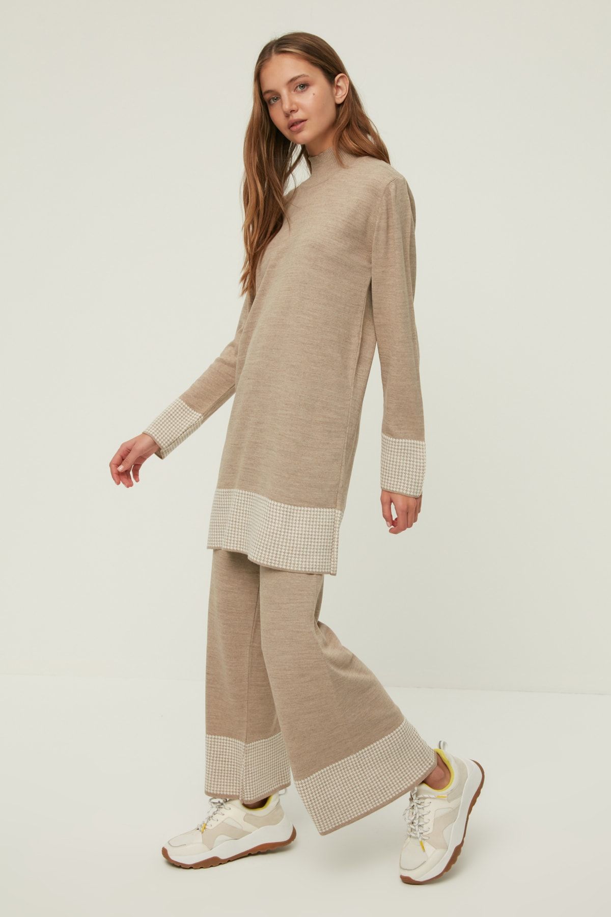 Trendyol Modest Vizon Yarım Balıkçı Yaka  Triko Alt-Üst Takım TCTAW22US0122