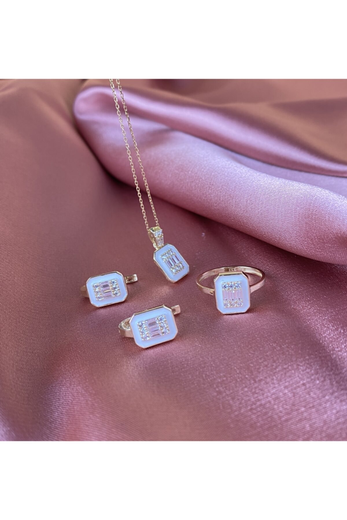 ÇGK KUYUMCULUK Beyaz Mineli Baget 3'lü Altın Set