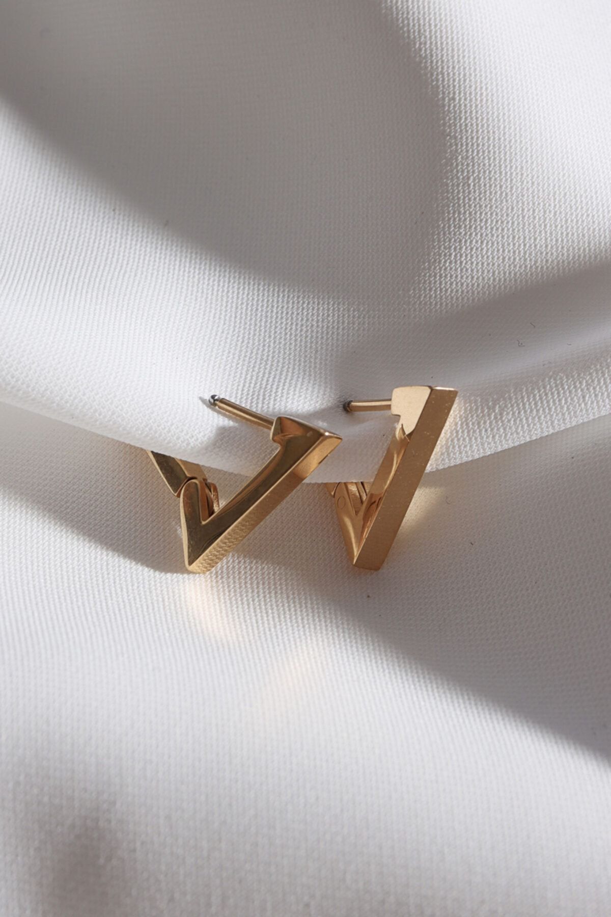 Süspüs Accessories Çelik Üçgen Küçük Gold Küpe