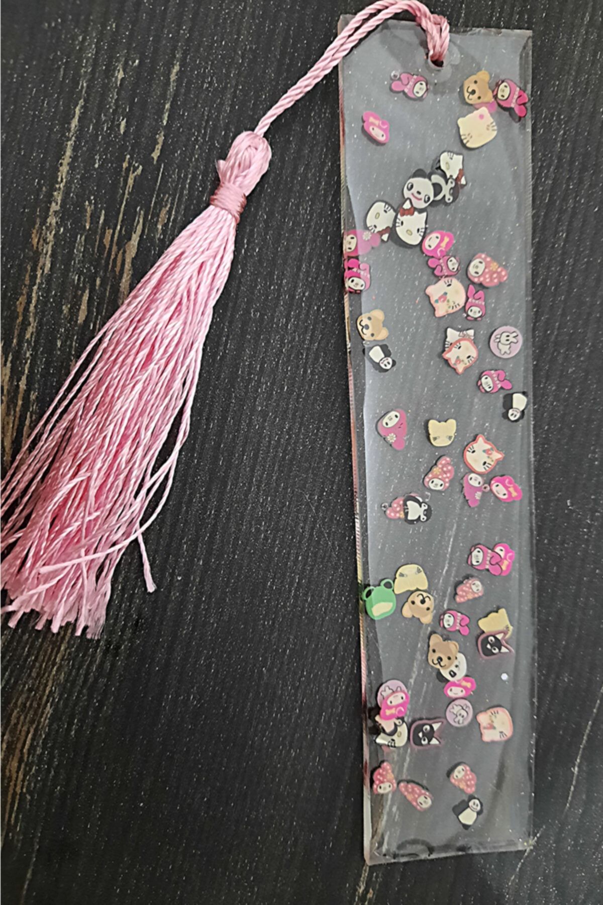 nursstore Hello Kitty Figürlü Kedicil Figürlü Püsküllü Epoksi Şeffaf Kitap Ayracı