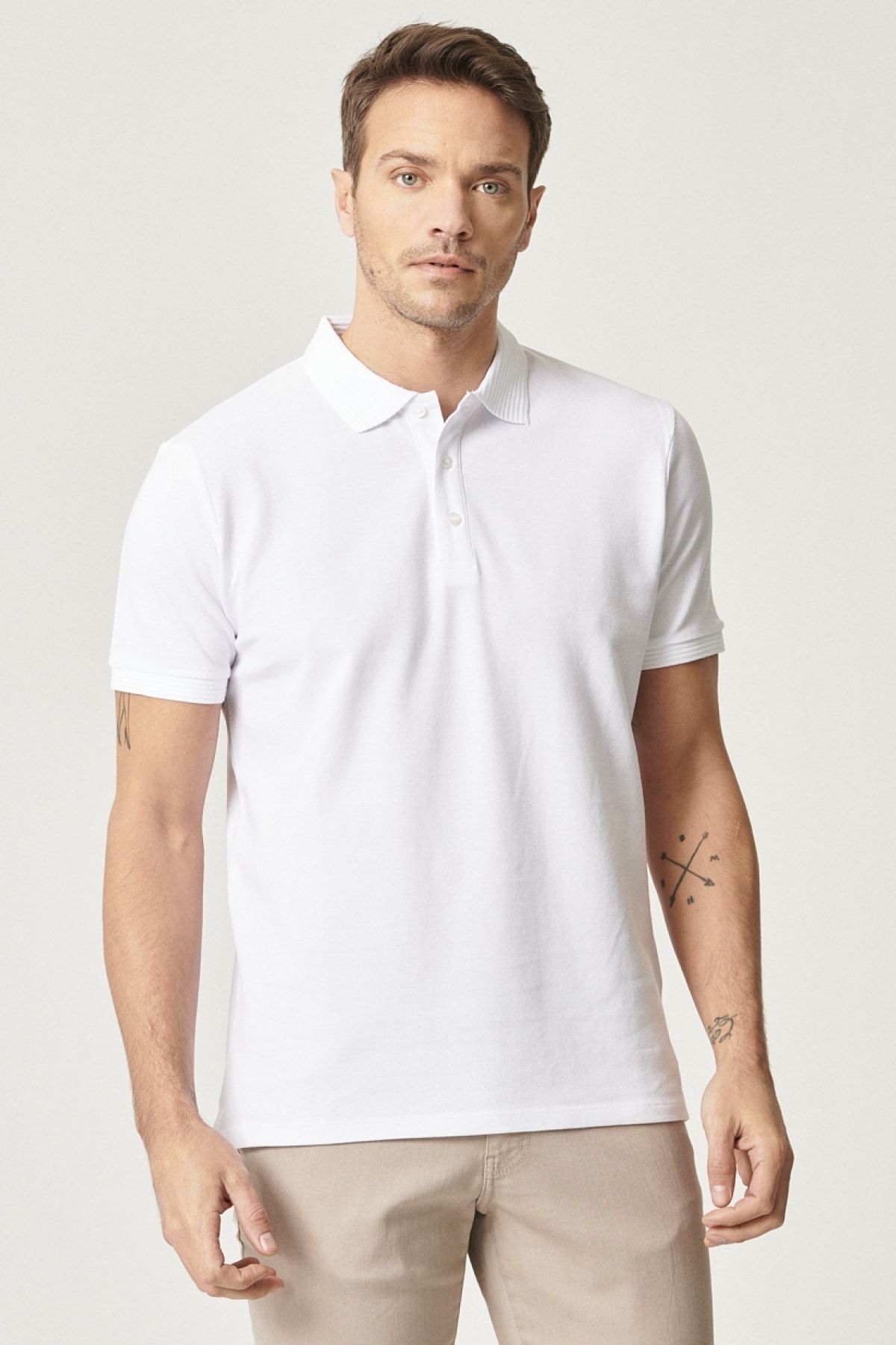 ALTINYILDIZ CLASSICS Erkek Beyaz Polo Yaka Cepsiz Slim Fit Dar Kesim %100 Pamuk Düz Tişört