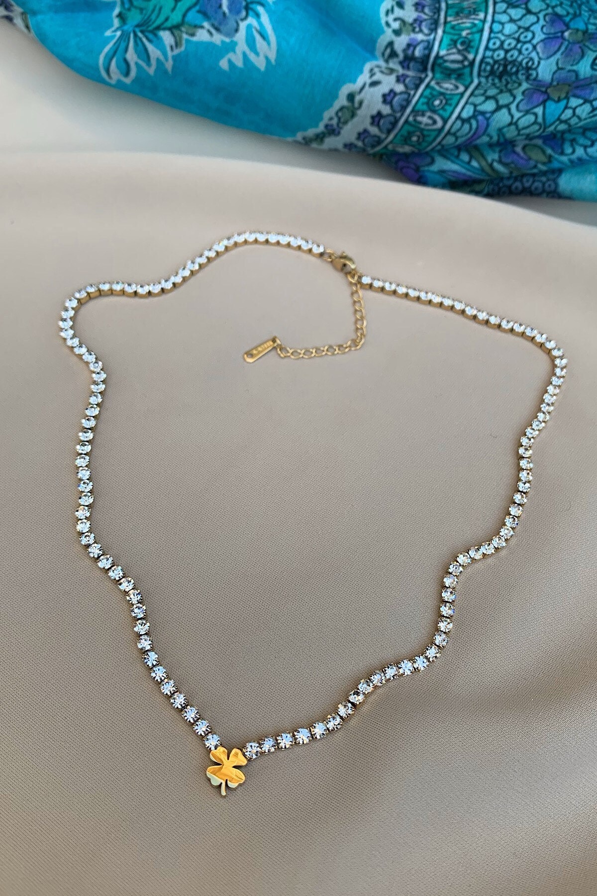 novon Mini Yonca Uçlu Su Yolu Çelik Kolye