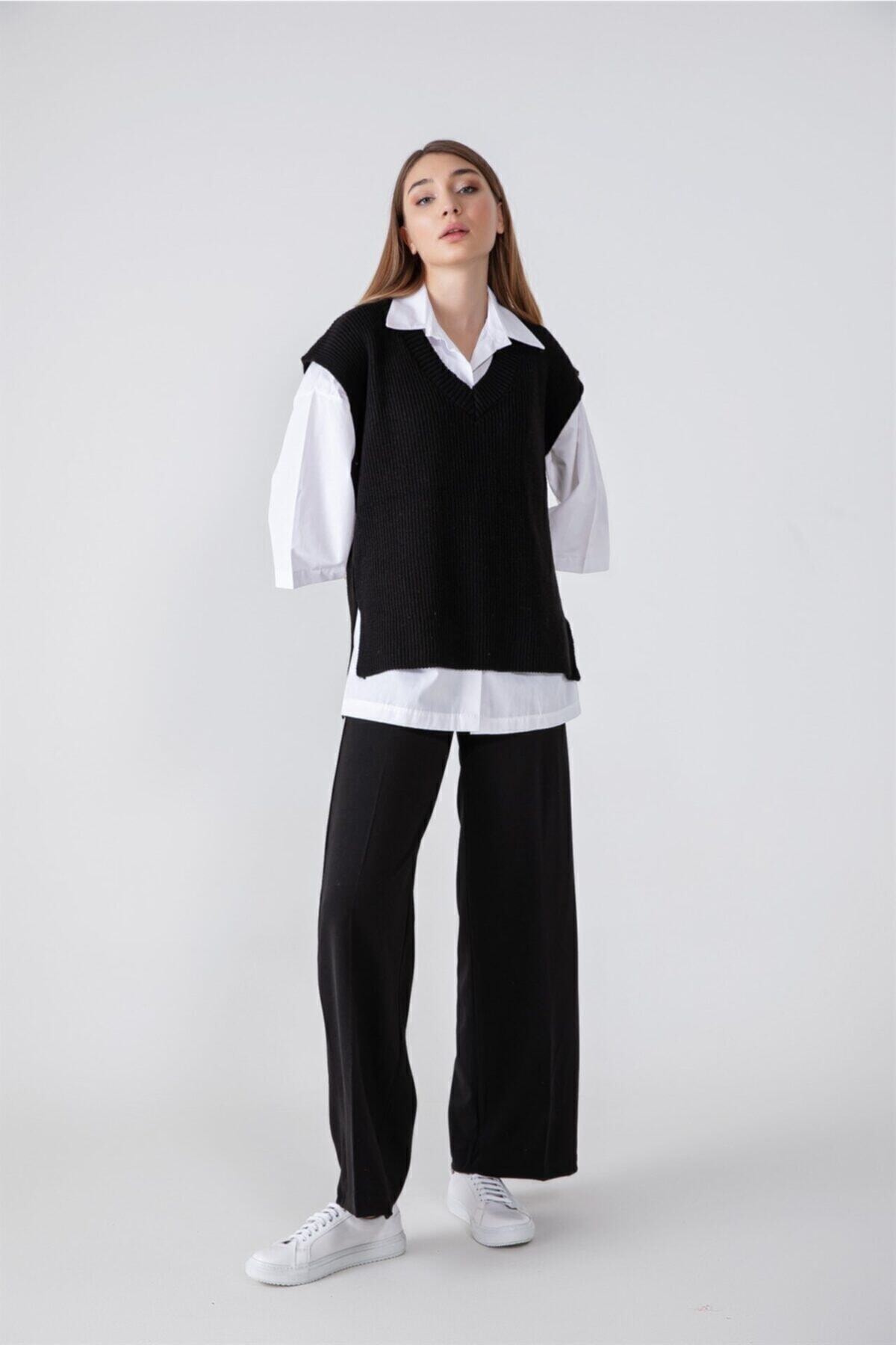 zrk V Yaka Siyah Yırtmaçlı Triko Süveter