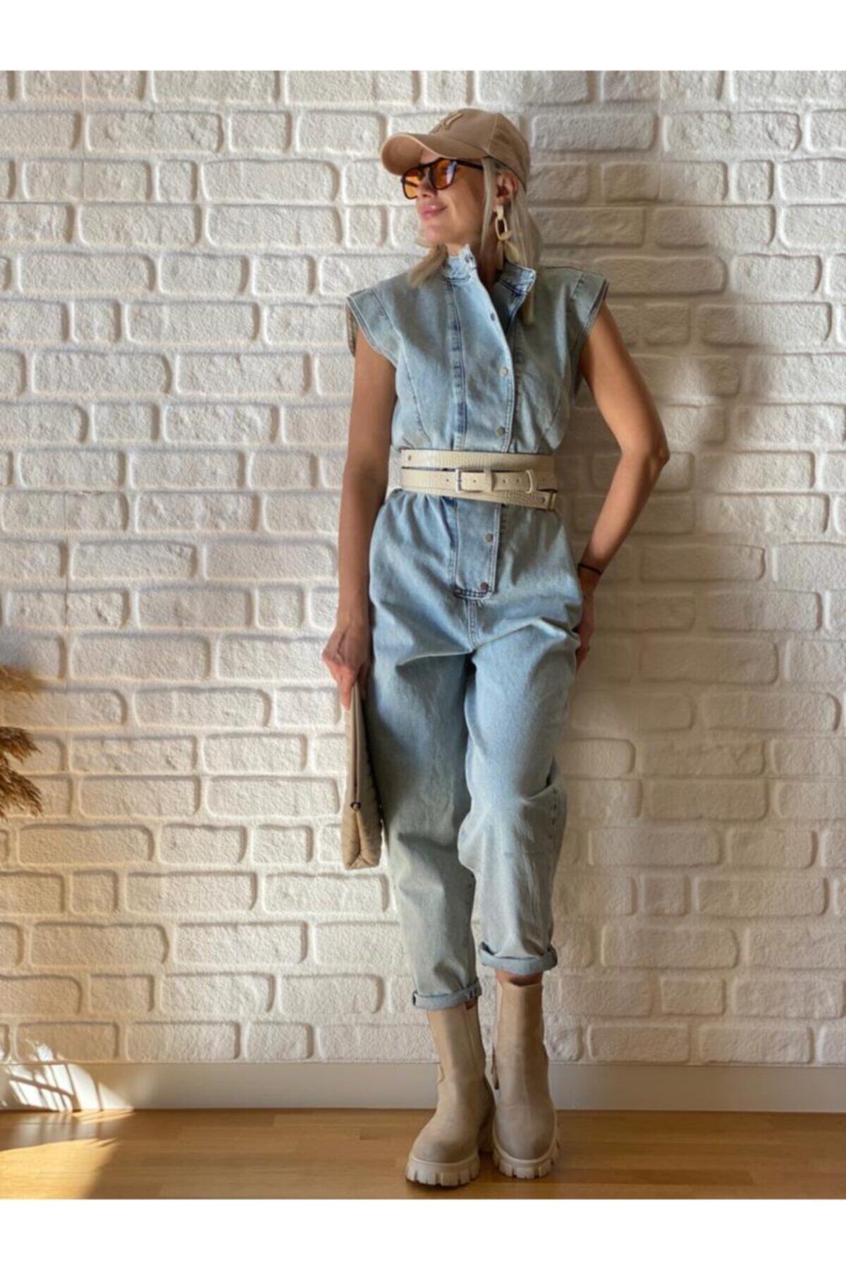 Denize Özgü Kadın  Mavi Kolsuz Önü Çıtçıtlı Denim Tulum