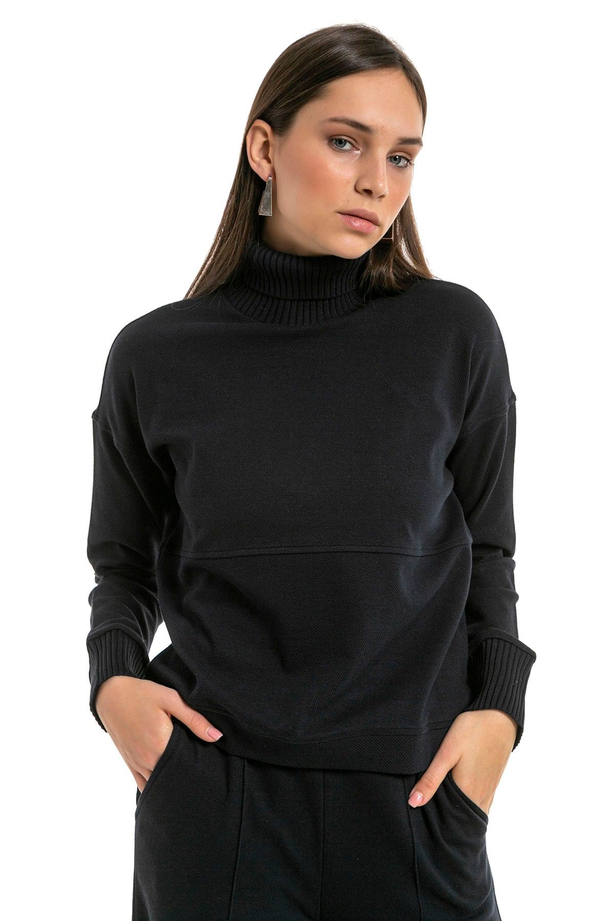GİA&CI Kadın Fırçalı Siyah Renk Balıkçı Yaka Kol Lastikli Üst Sweatshirt