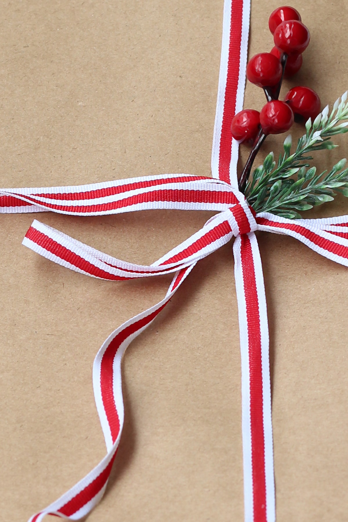 Funbou Kırmızı Beyaz Kurdele, 1 Cm / 5 Metre