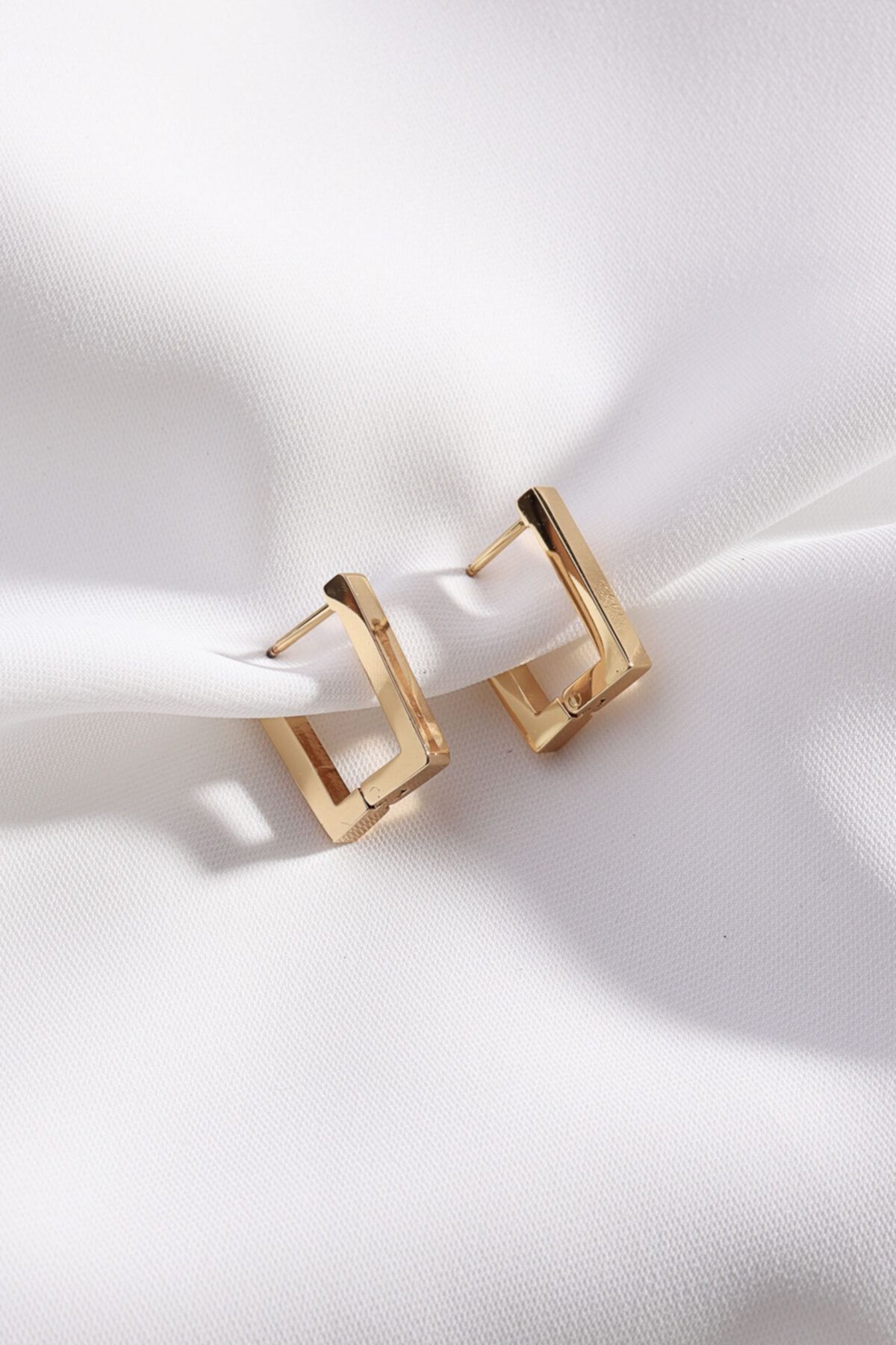 Süspüs Accessories Çelik Dikdörtgen Küçük Boy Gold Halka Küpe