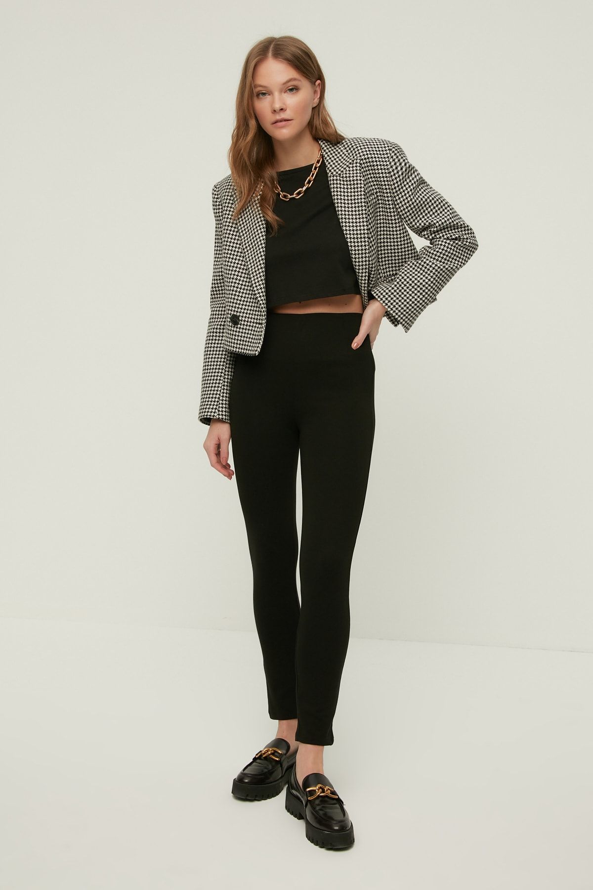 TRENDYOLMİLLA Siyah Örme Pantolon TWOAW22PL0743