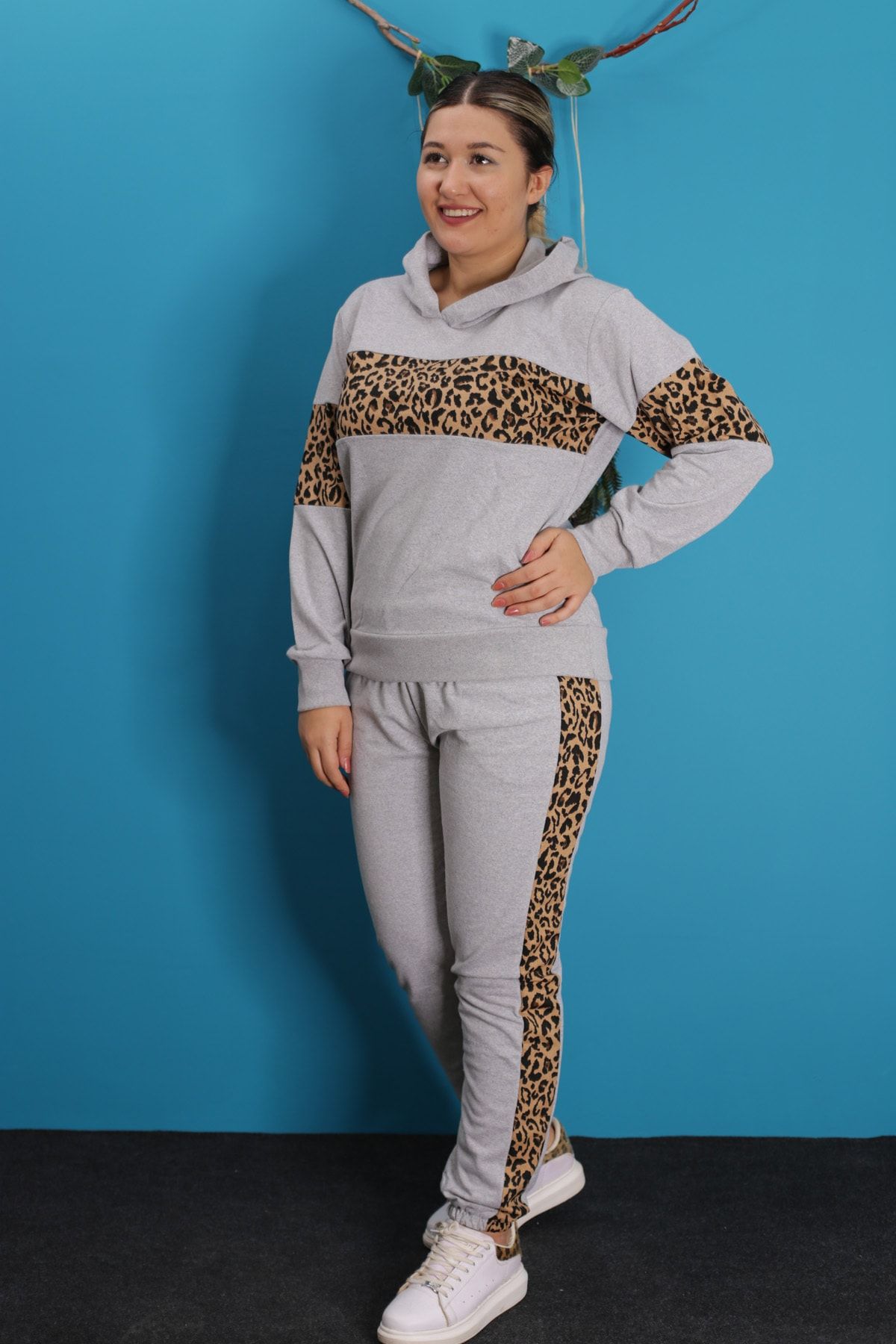 Renkte Ortası Leopar Gri Battal Takım