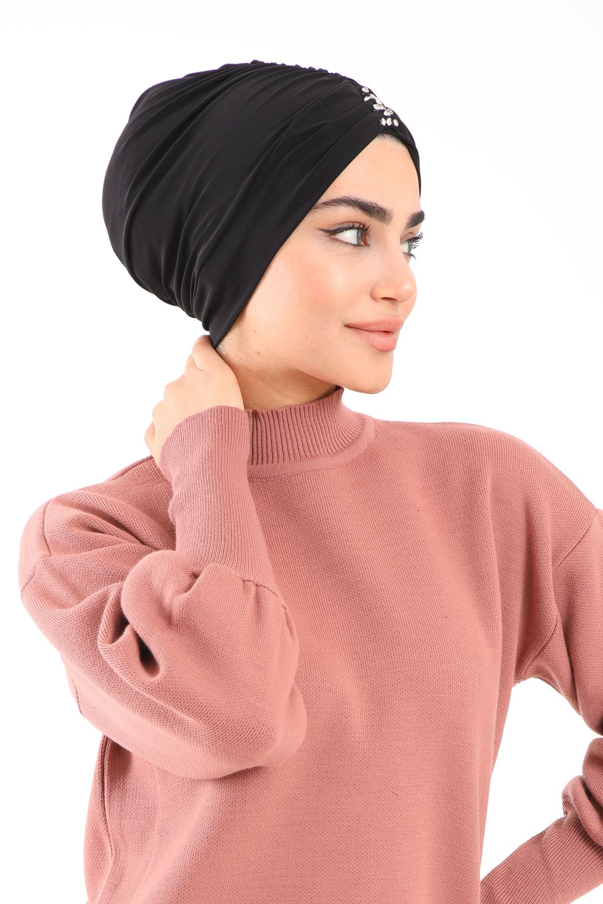 LadyColor Kelebek Taşlı Tesettür Dış Bone Siyah