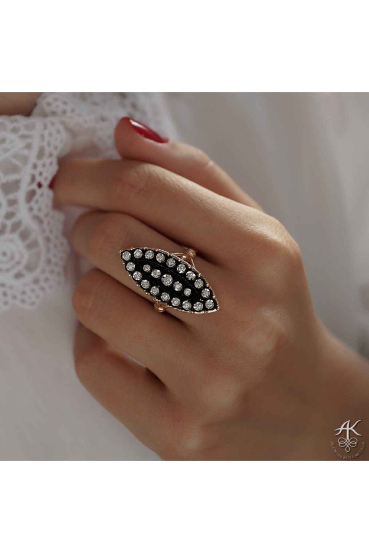 Arpaş 0.20 Ct Pırlanta Badem Yüzük