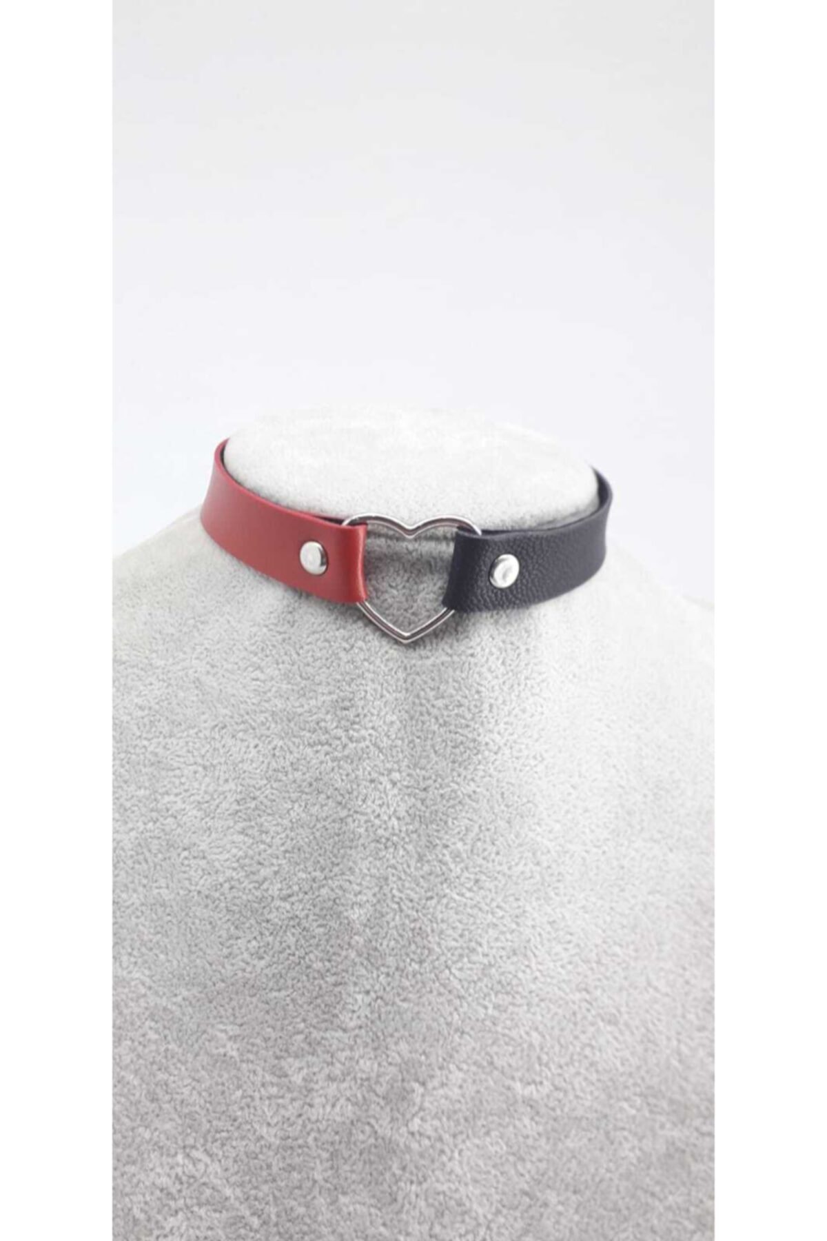 Fugusugu Kalp Merkezli Siyah Kırmızı Choker