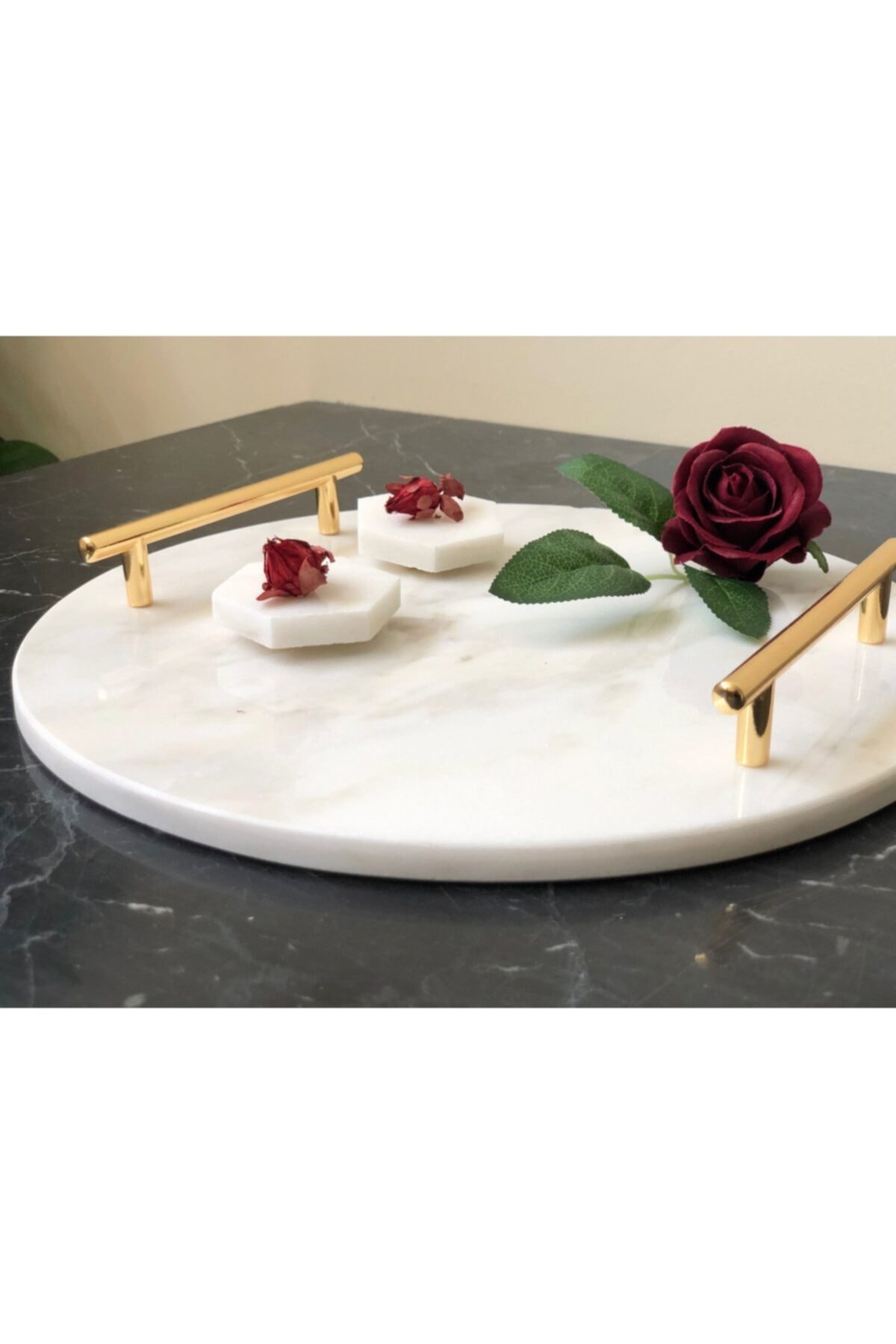 doruktrend Calacatta Mermer Yuvarlak Tepsi Yüzük Standlı