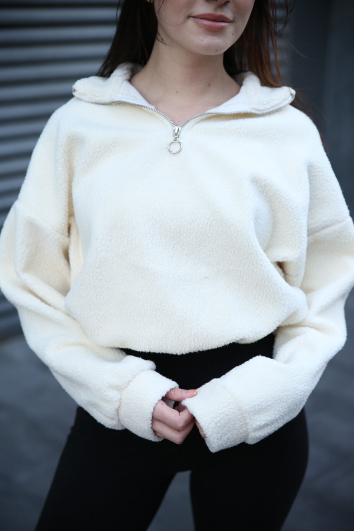 Store Krem Crop Polar