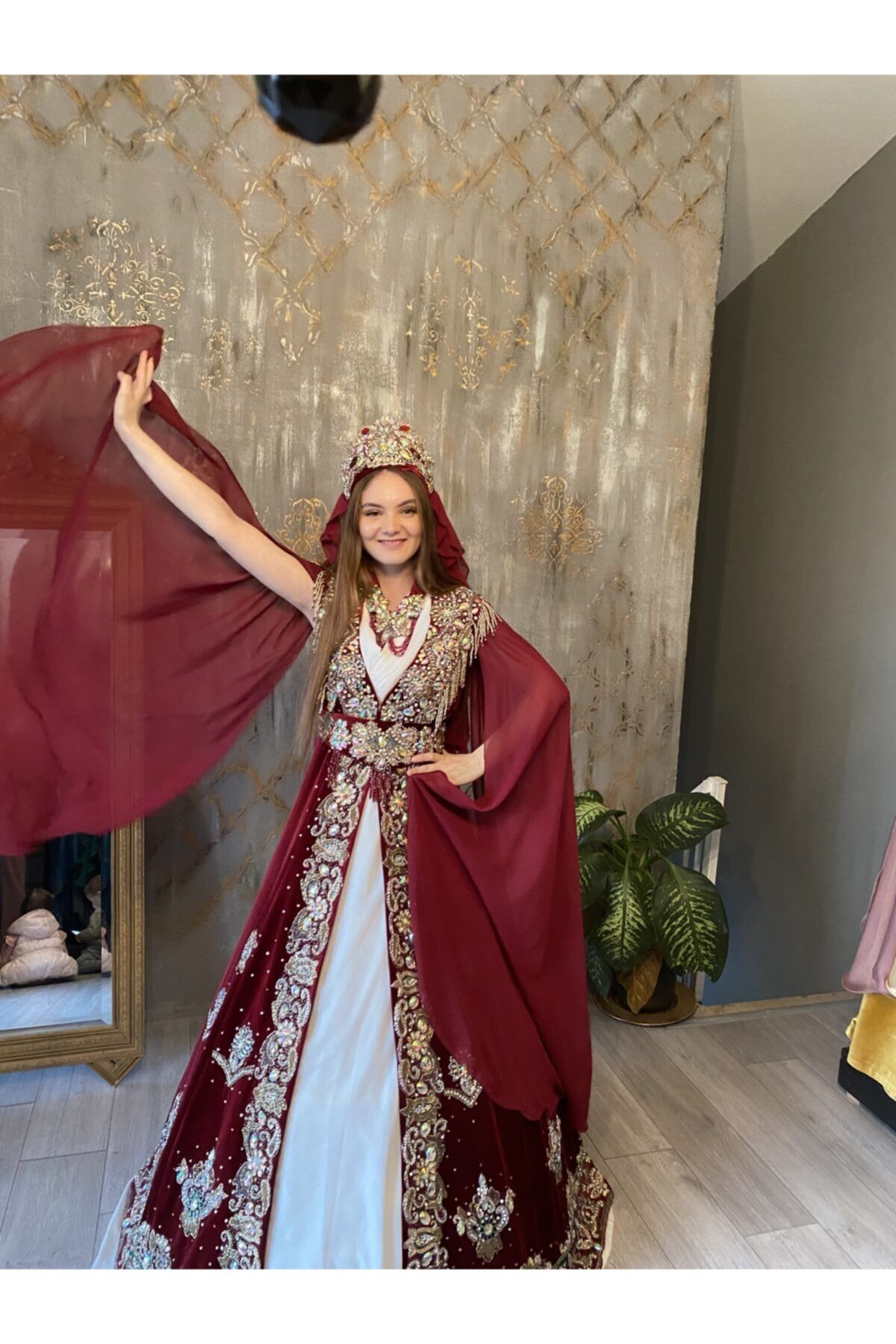 Hanne Bordo Kadife Işlemeli Kaftan Bindallı