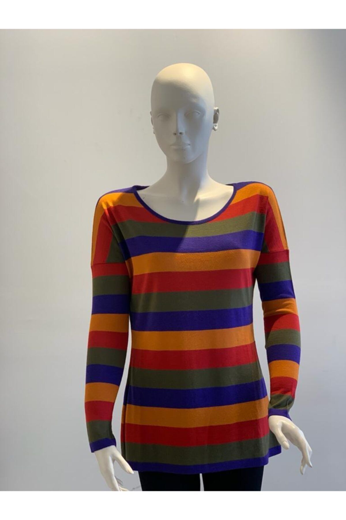 Women's sweater with back zipper hot sale