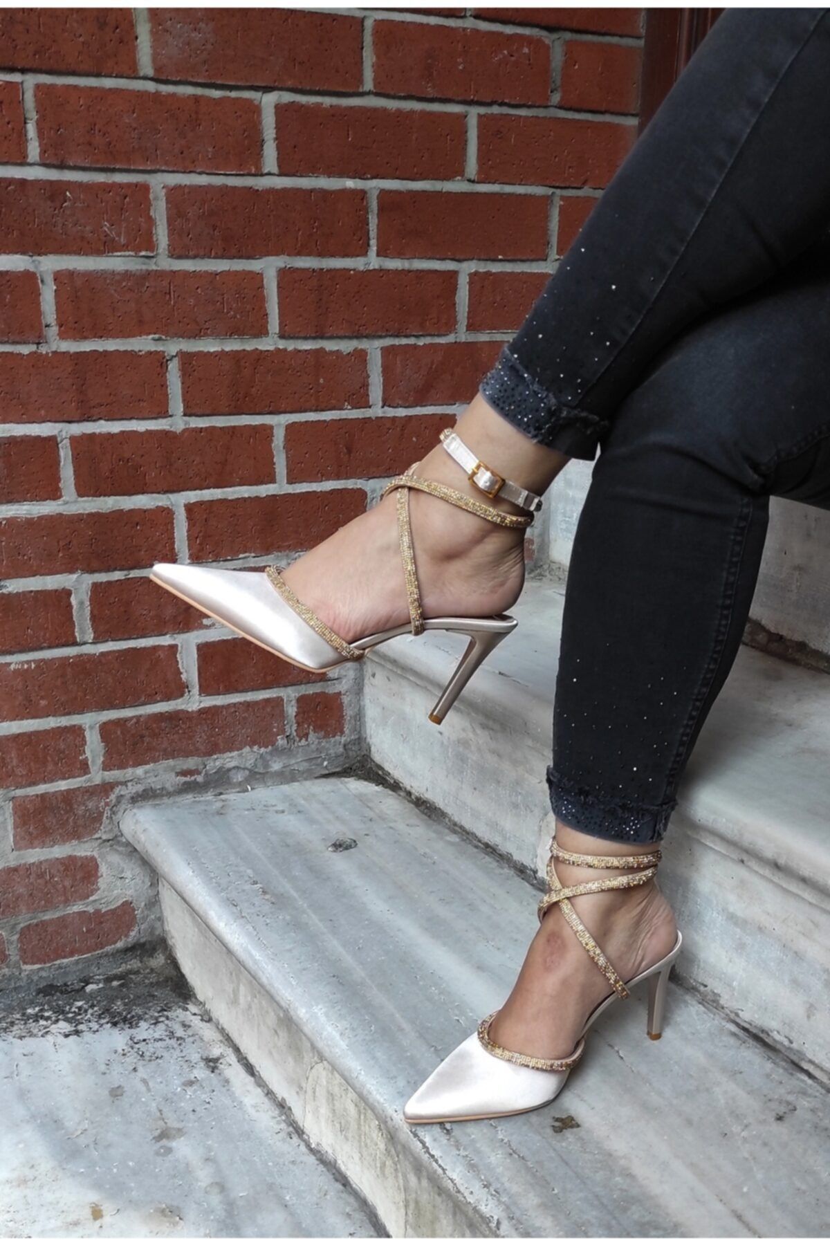 LA CALZATURE Ten Saten 9 cm Bilekten Bağlamalı Taşlı Stiletto Kadın Abiye Ayakkabı