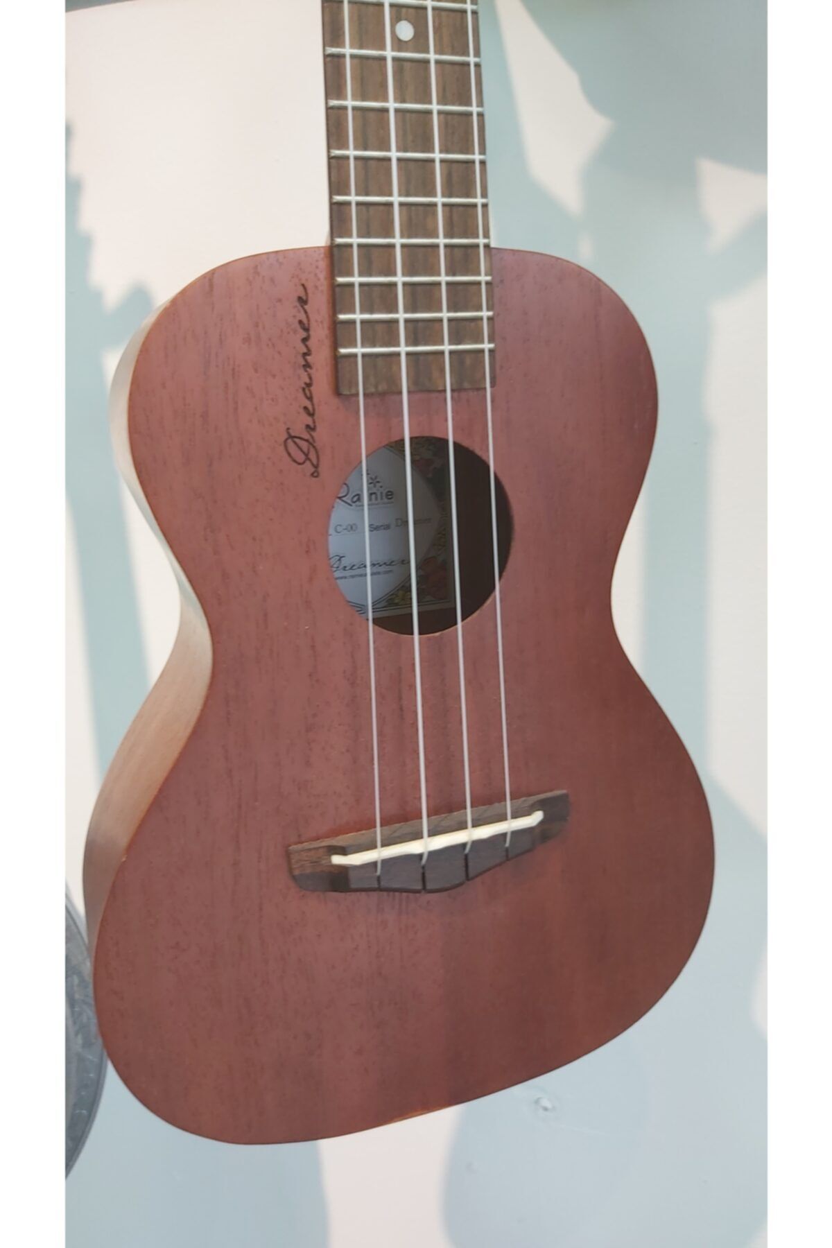 Rain Ie Maun Concert Ukulele