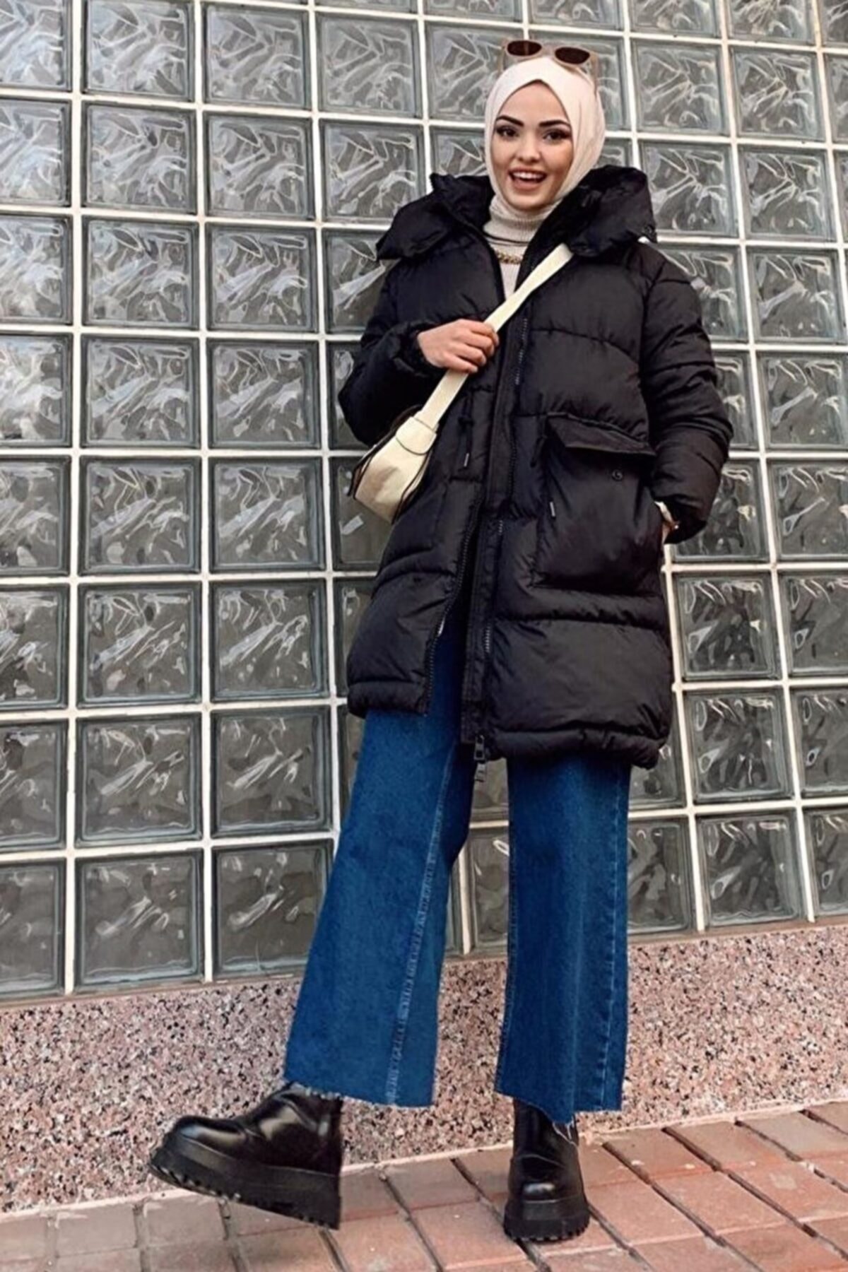 Bestenur Çift Cepli Belden Lastikli Kapüşonlu Şişme Mont - Siyah