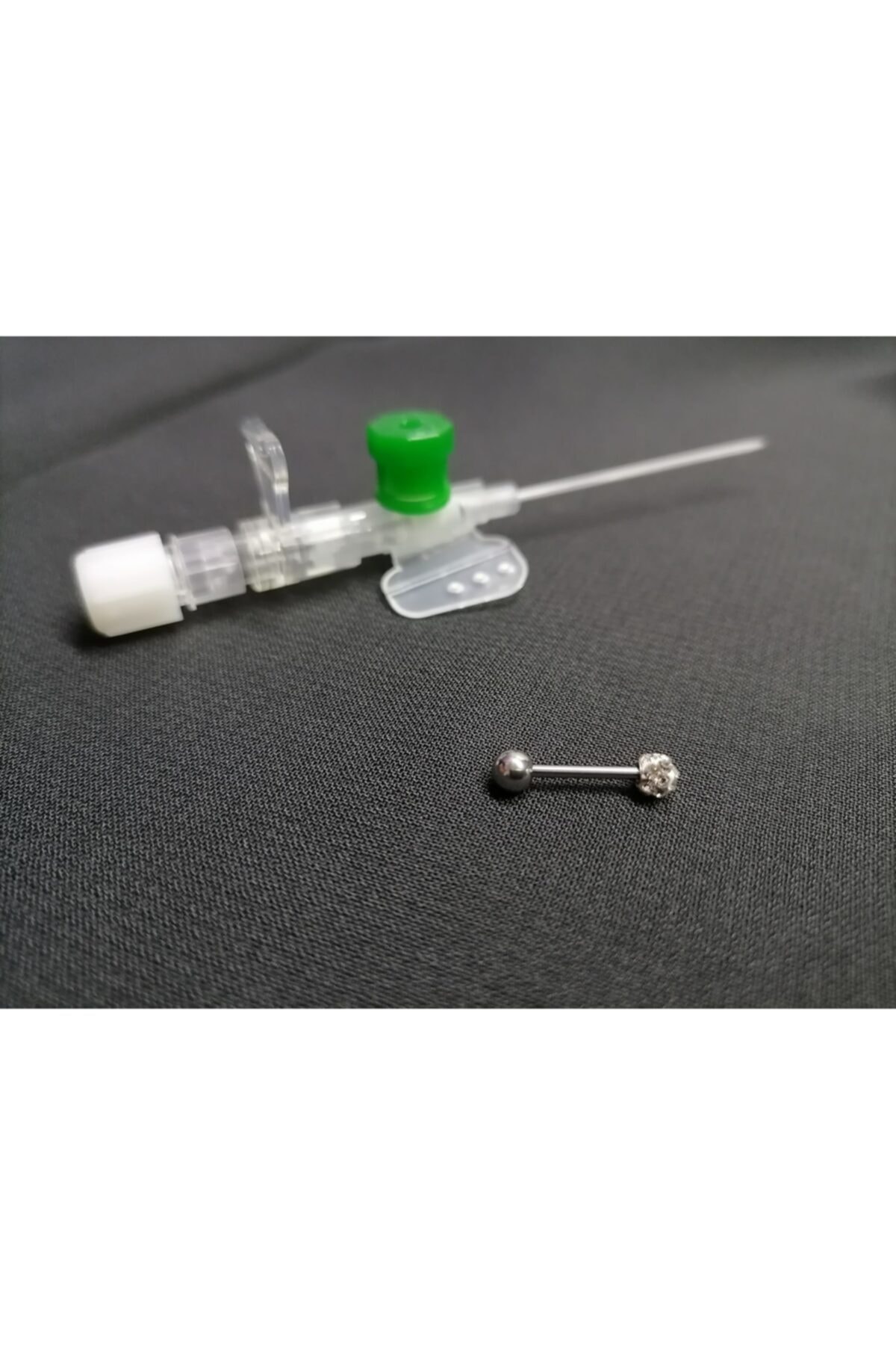 elittrendshop Piercing Çelik Tek Tarafı Taşlı & Piercing Delim Iğnesi Braun Branül Yeşil 1.3mm